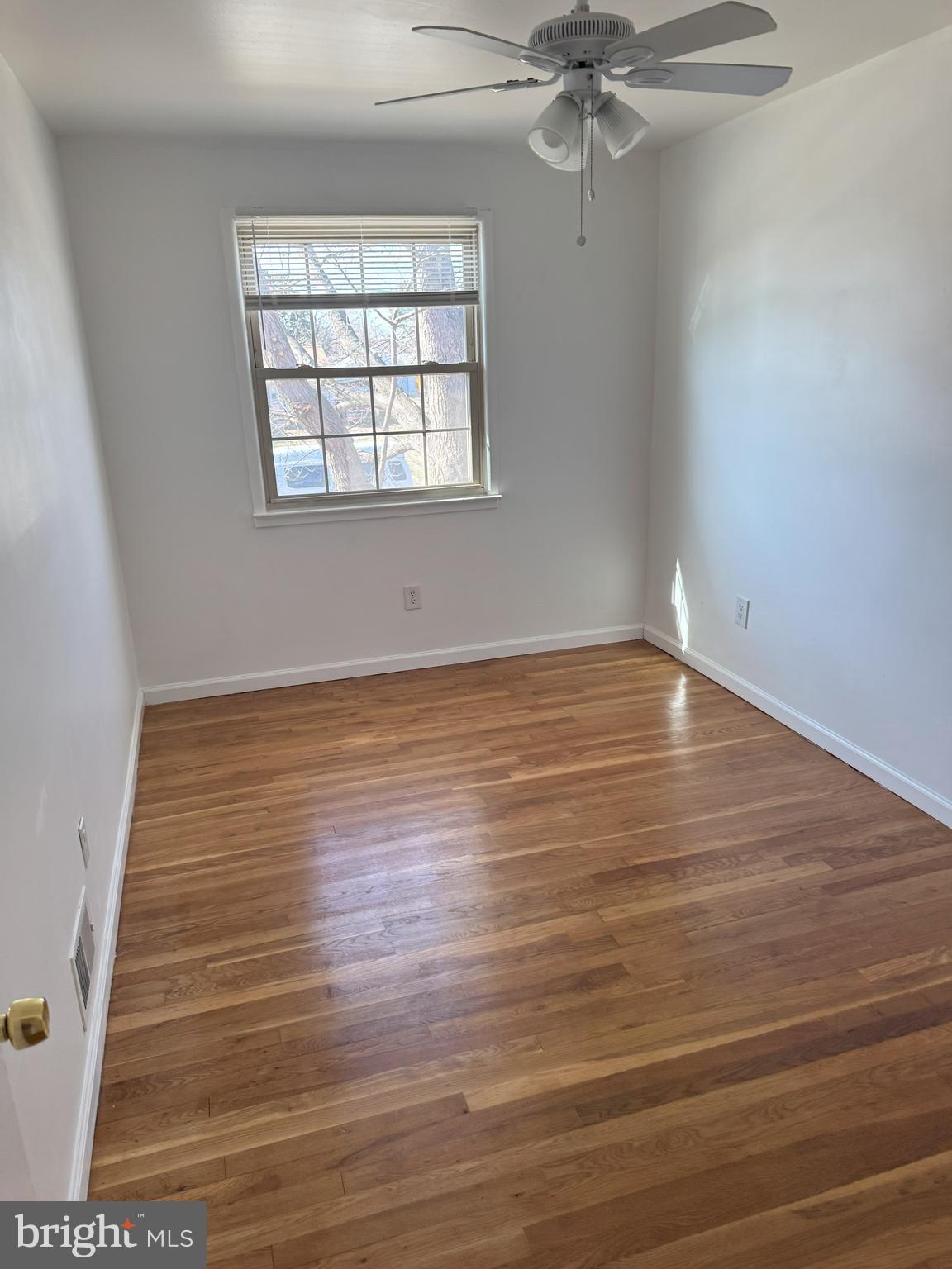 COLONIAL HOMES - Residential Lease