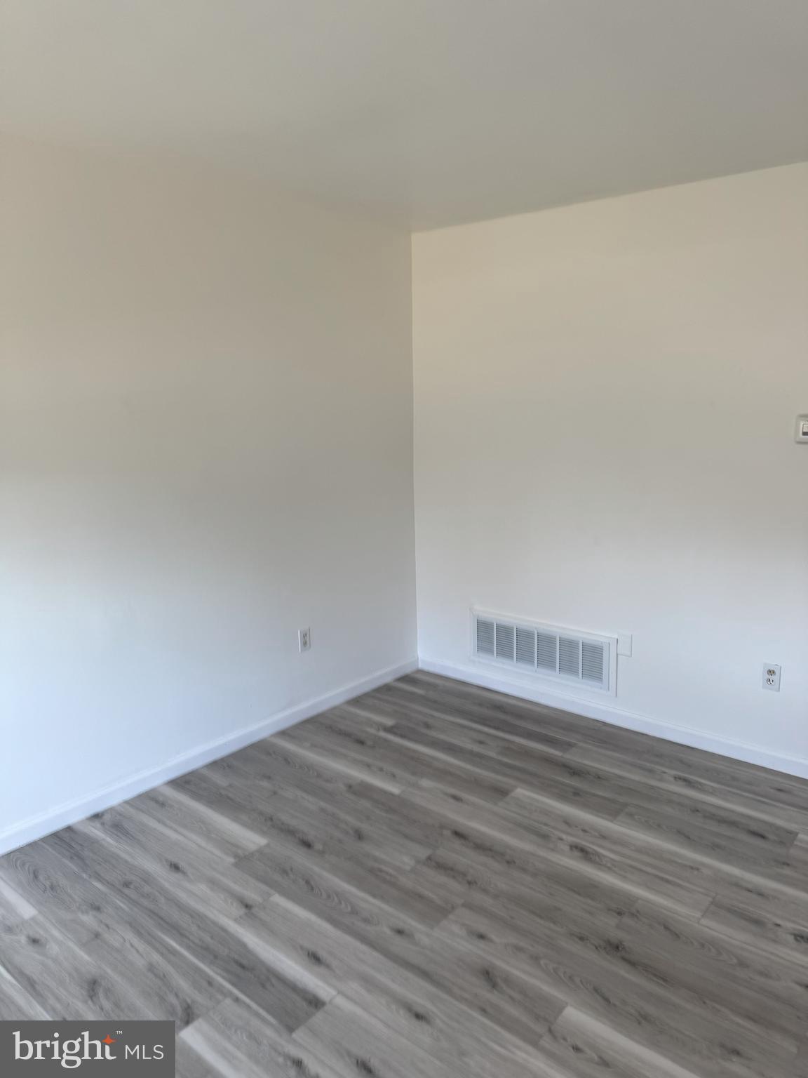 COLONIAL HOMES - Residential Lease