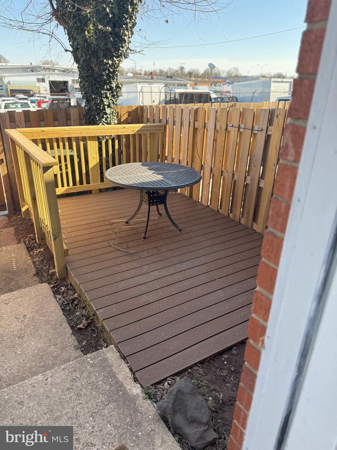 COLONIAL HOMES - Residential Lease