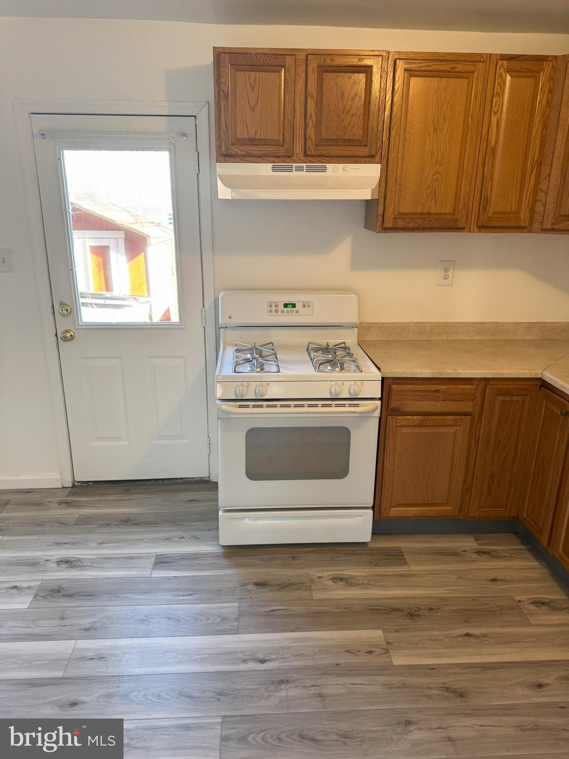 COLONIAL HOMES - Residential Lease