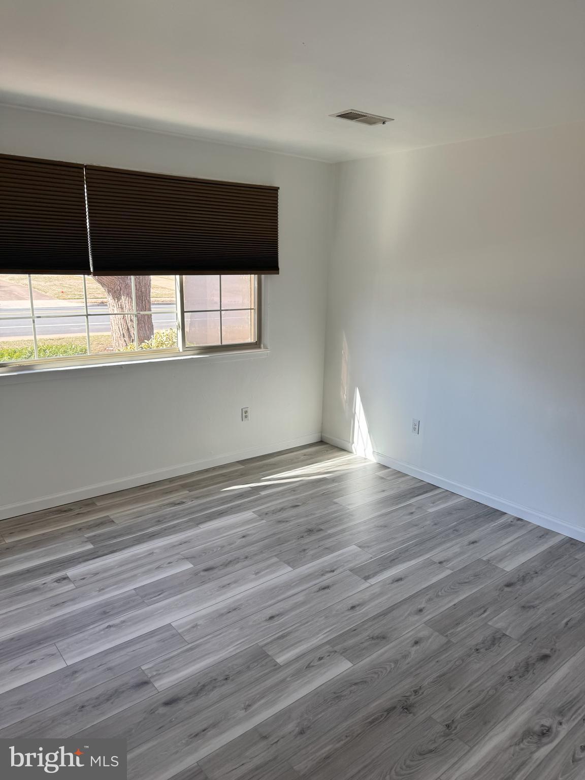 COLONIAL HOMES - Residential Lease