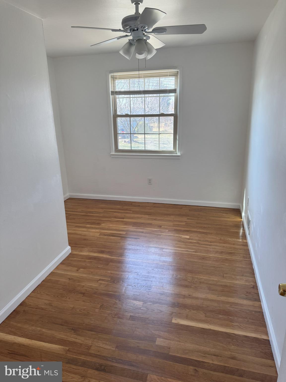 COLONIAL HOMES - Residential Lease