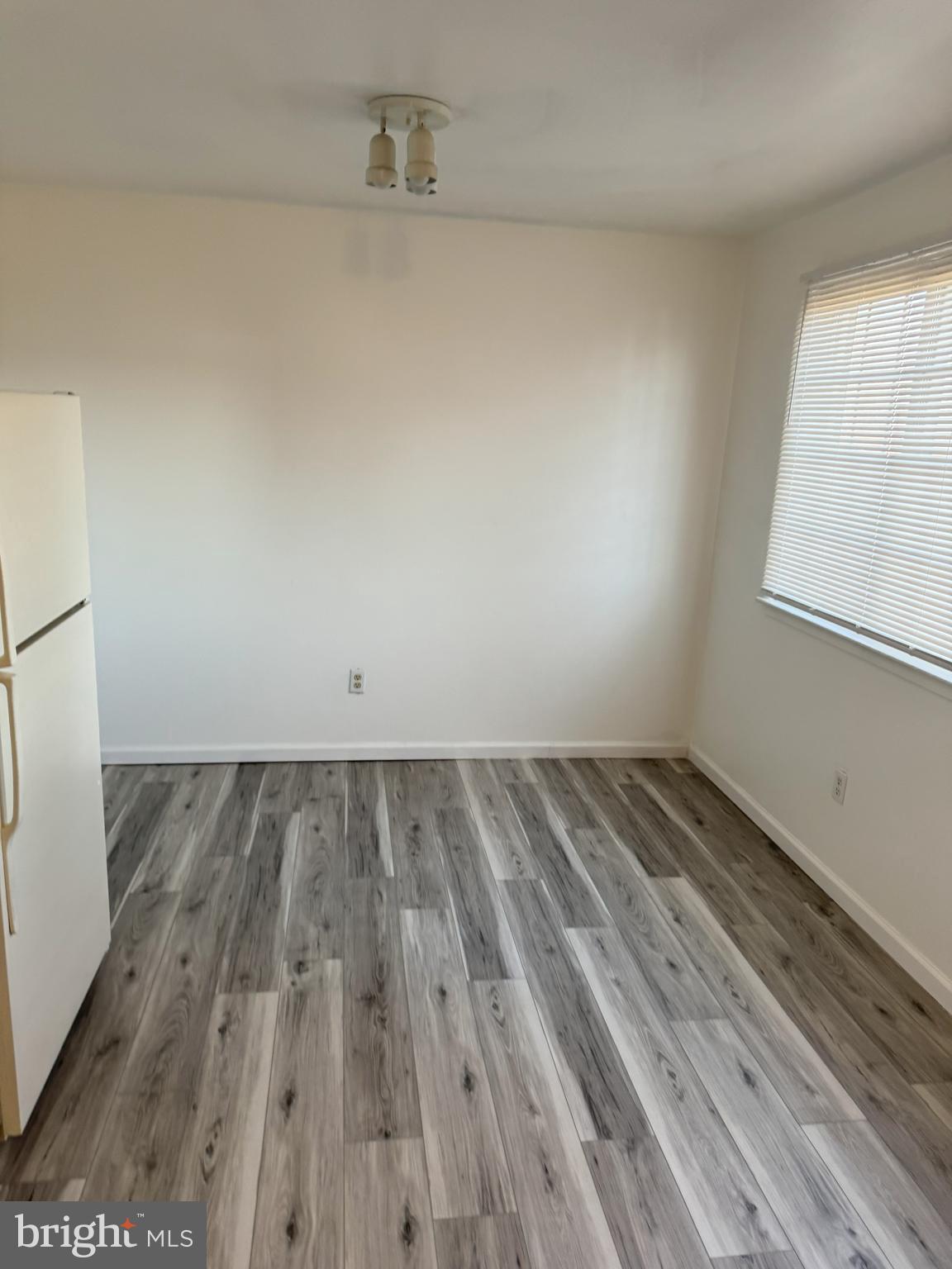 COLONIAL HOMES - Residential Lease