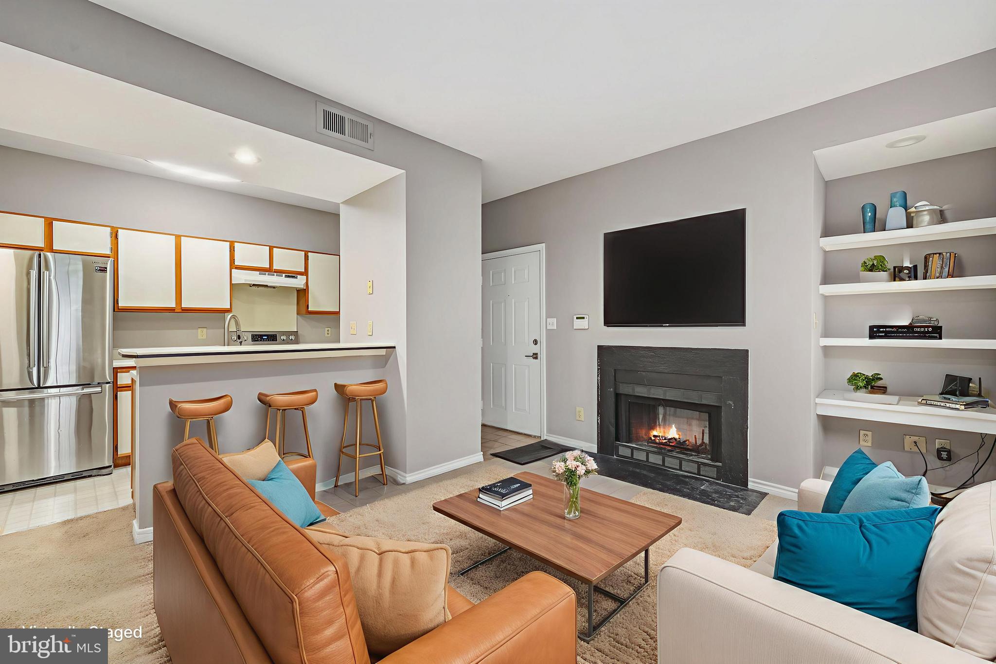 3916 PENDERVIEW DRIVE 427