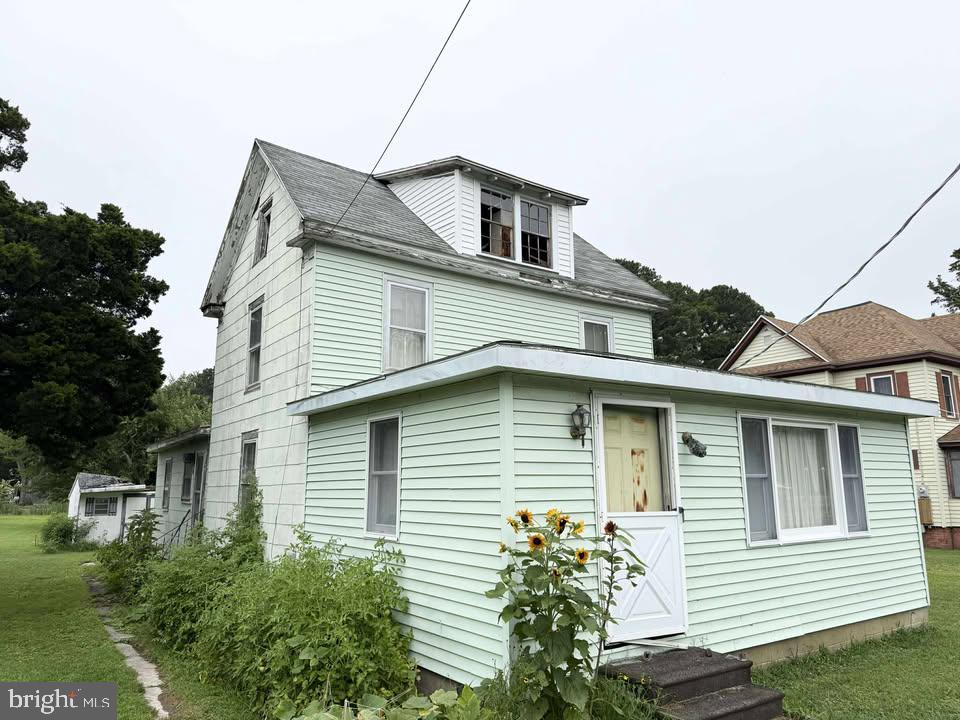 A fixer-upper in Deal Island, this 1,332 SqFt two-story single-family home, built in 1910, awaits your creative vision. Nestled in the heart of a community full of history, this property offers incredible potential for restoration or reinvention. It’s the perfect canvas for investors, DIY enthusiasts, or anyone looking to bring new life to a classic Eastern Shore home. Whether you're envisioning a peaceful weekend getaway or a full-time residence, the possibilities are endless. Bring your imagination!