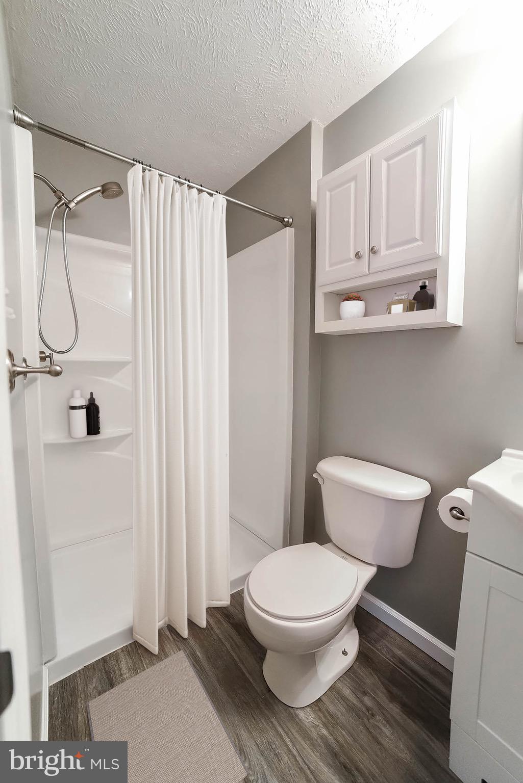 HICKORY HILLS - Residential