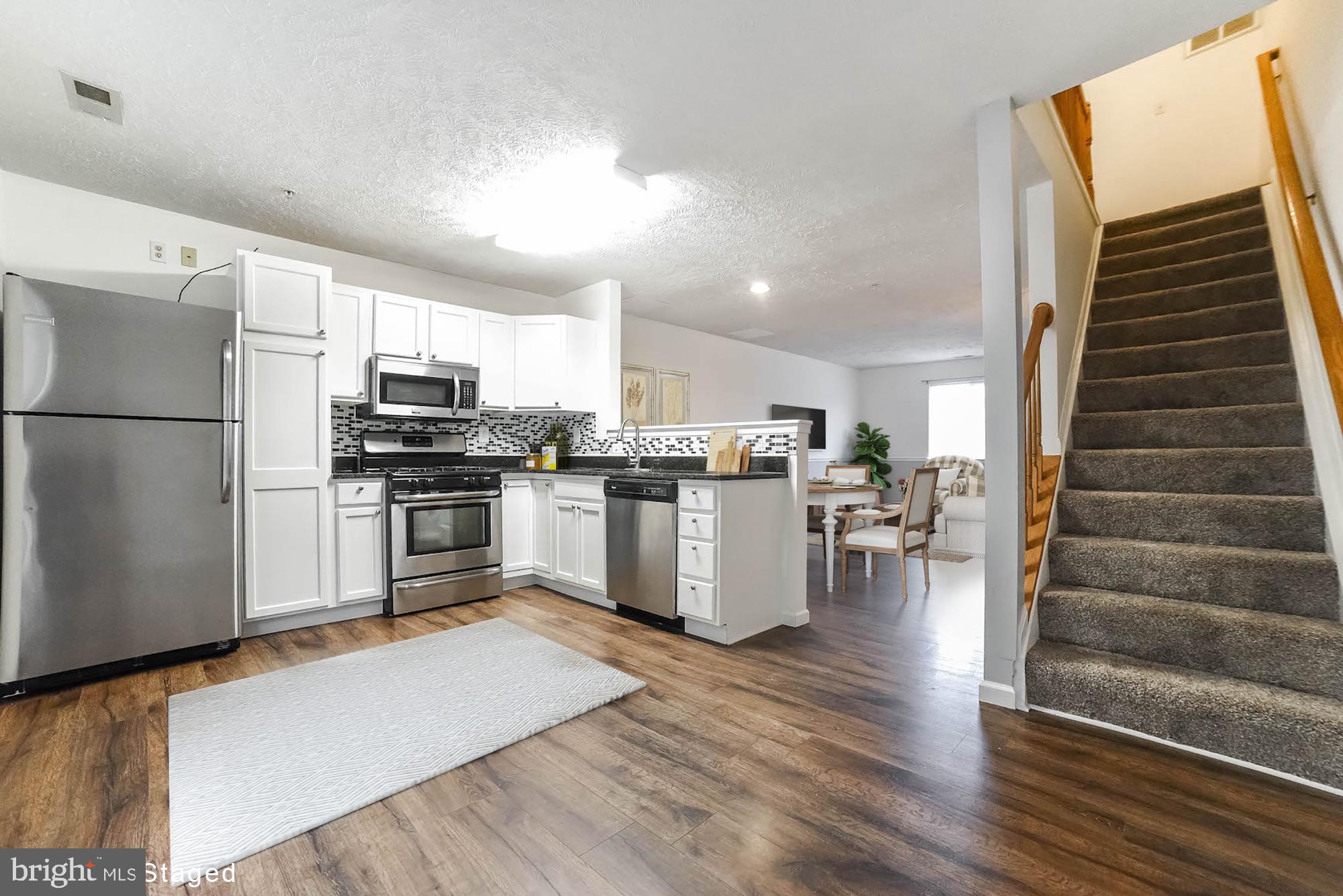 HICKORY HILLS - Residential