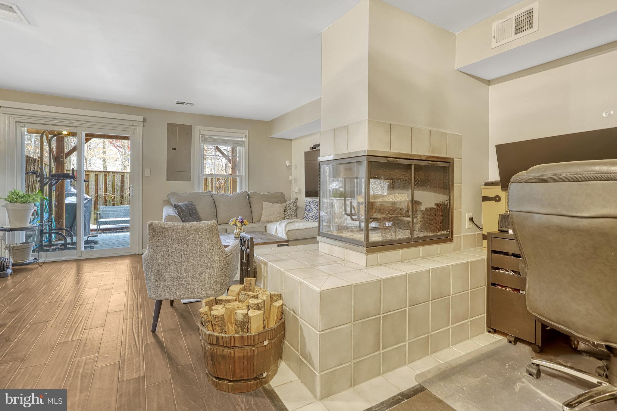 SPRINGFIELD OAKS - Residential