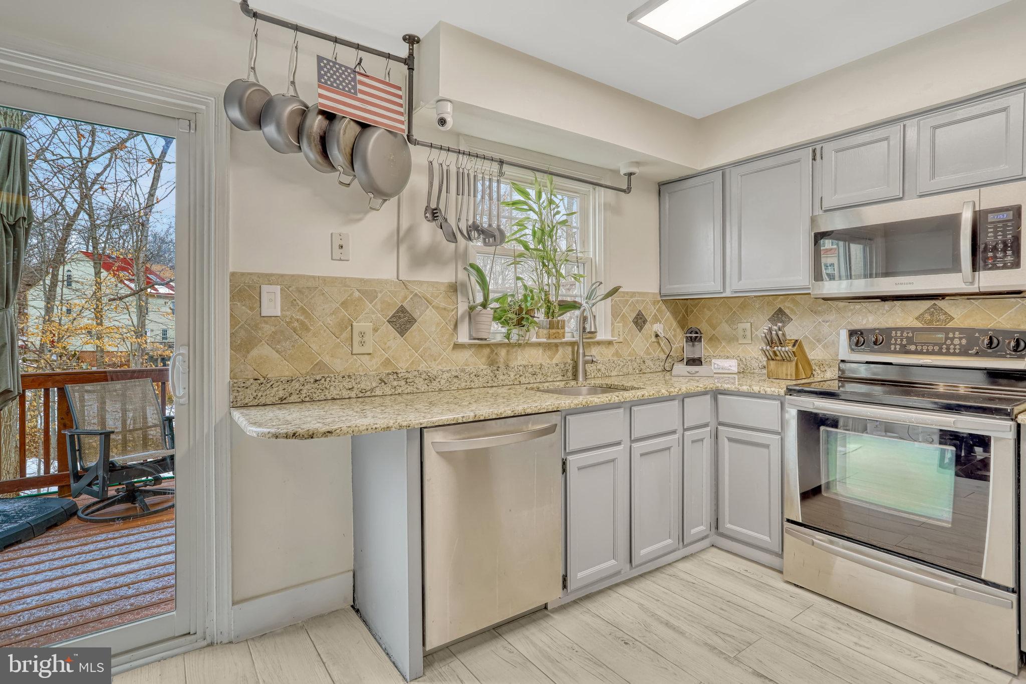 SPRINGFIELD OAKS - Residential