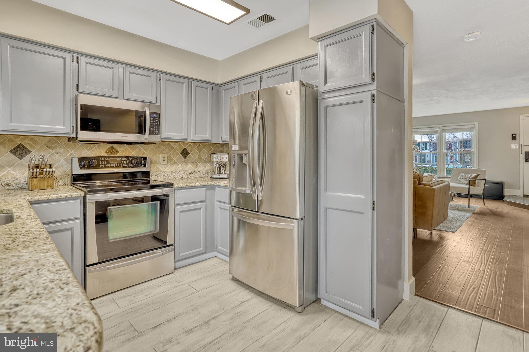 SPRINGFIELD OAKS - Residential