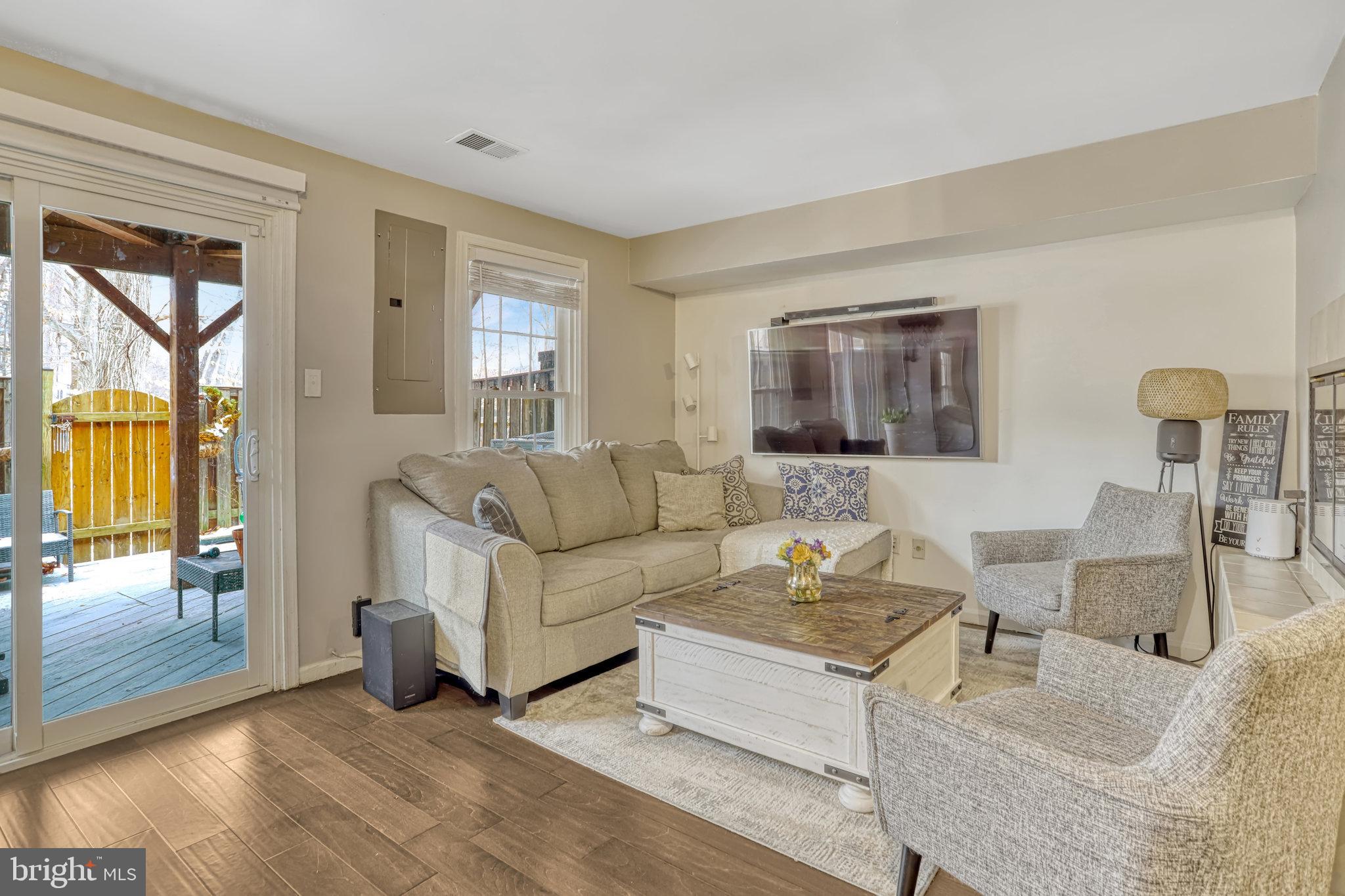 SPRINGFIELD OAKS - Residential