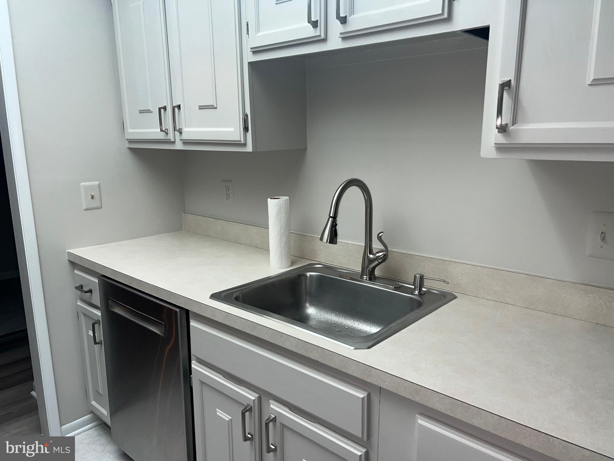 LEISURE WORLD - Residential