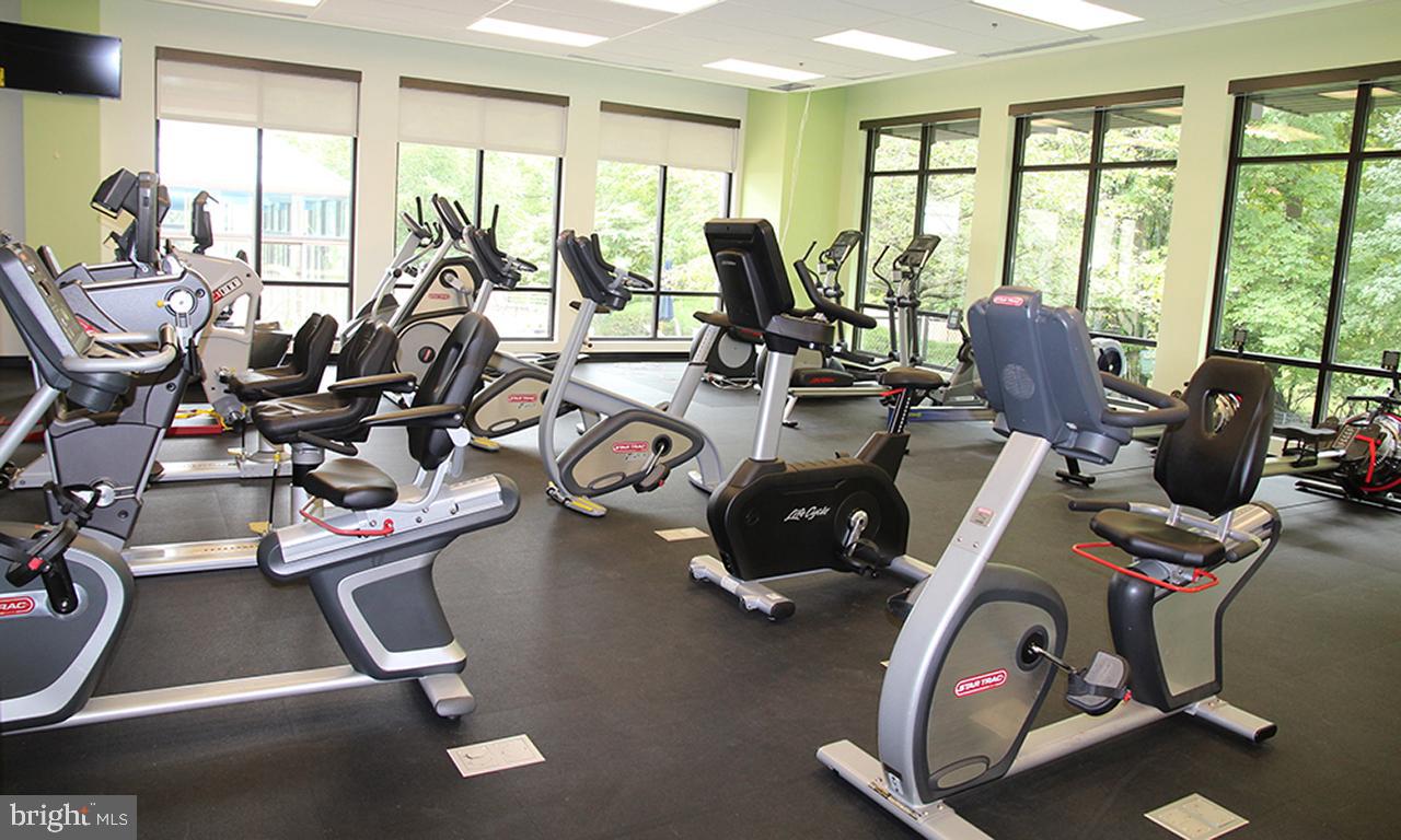 LEISURE WORLD - Residential
