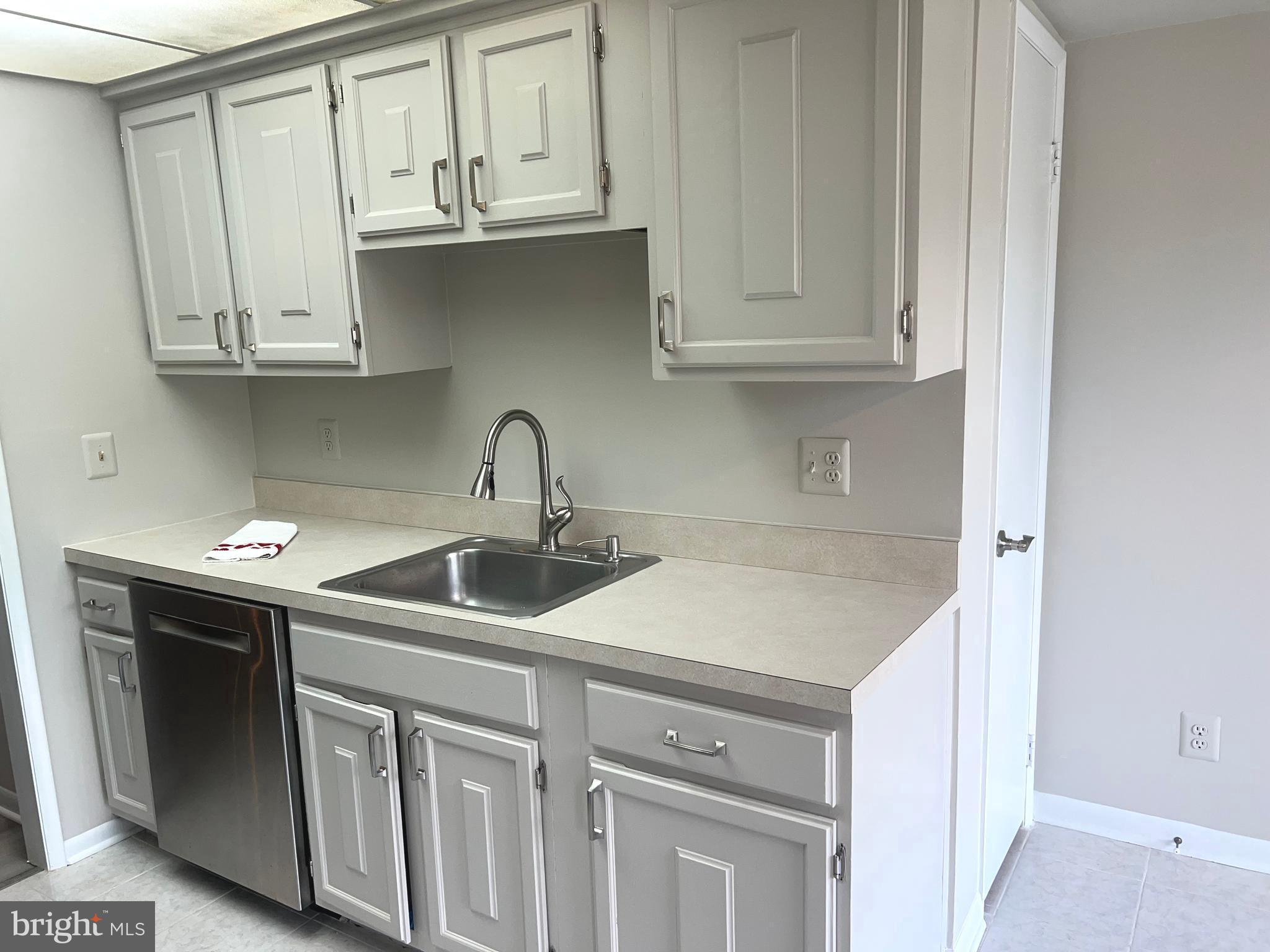 LEISURE WORLD - Residential