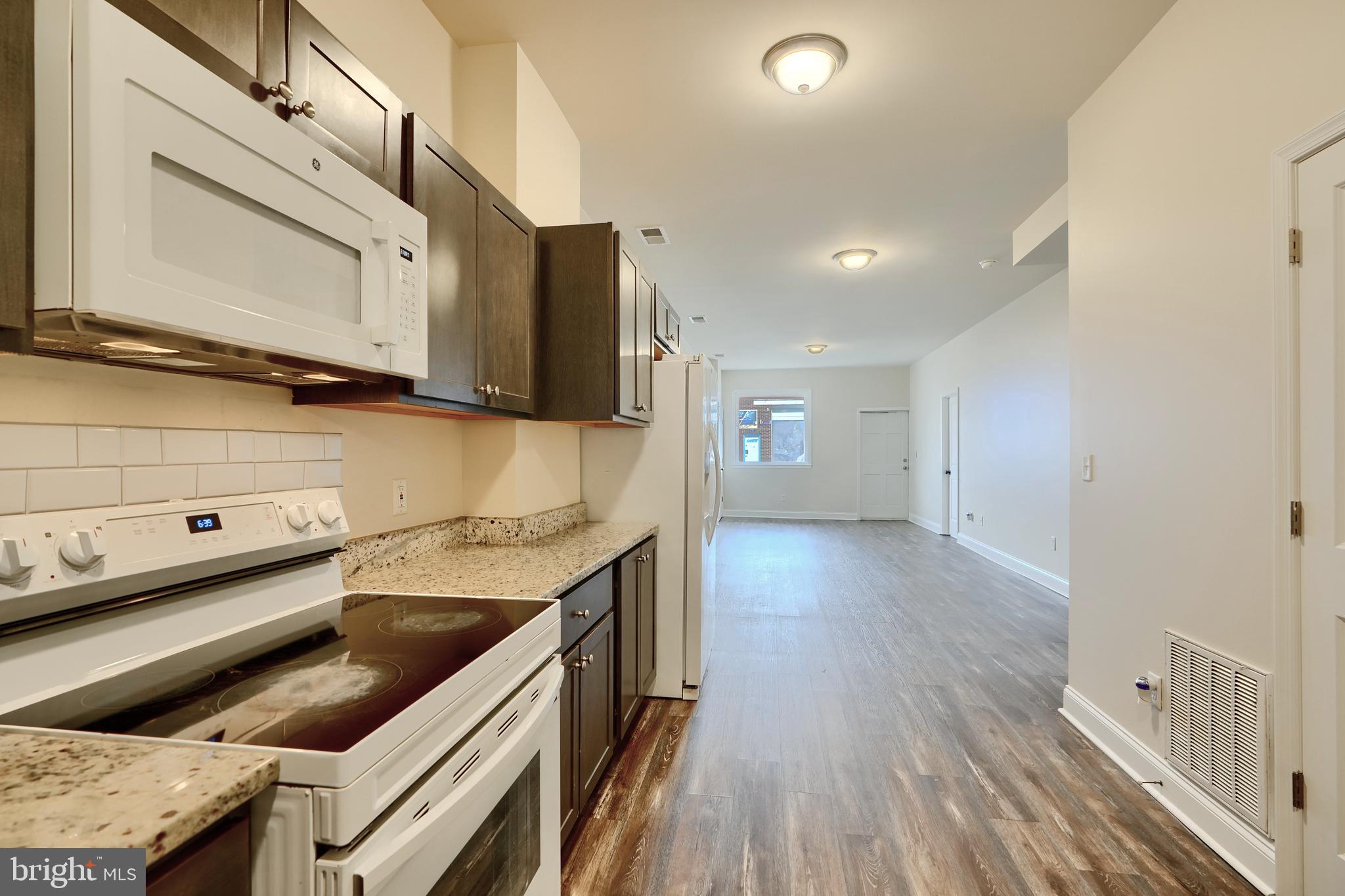 HIGHLANDTOWN - Residential