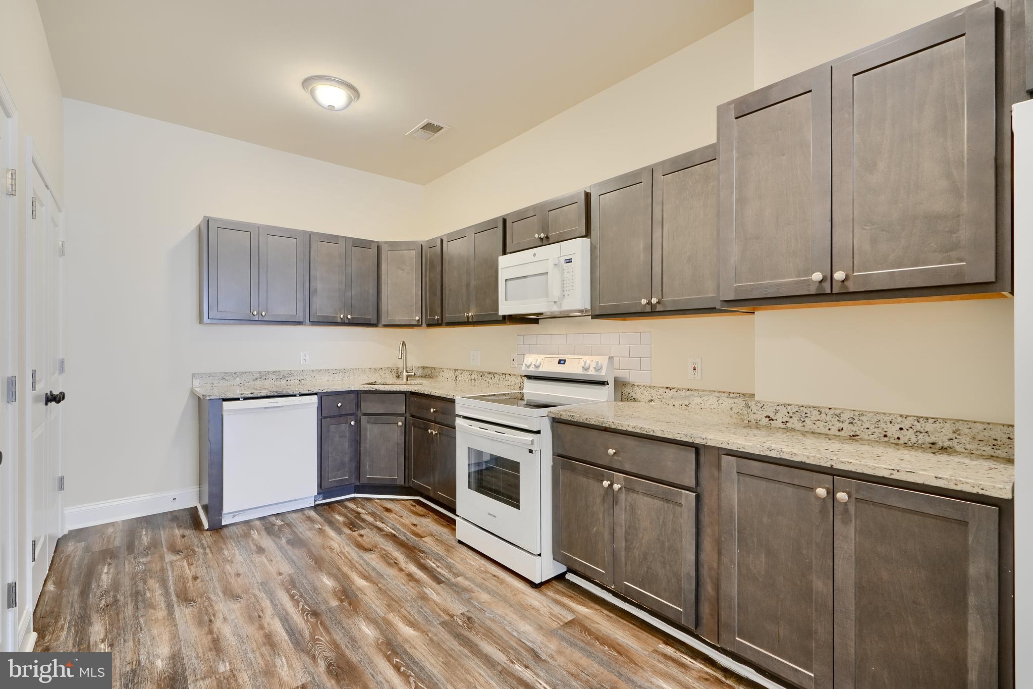 HIGHLANDTOWN - Residential