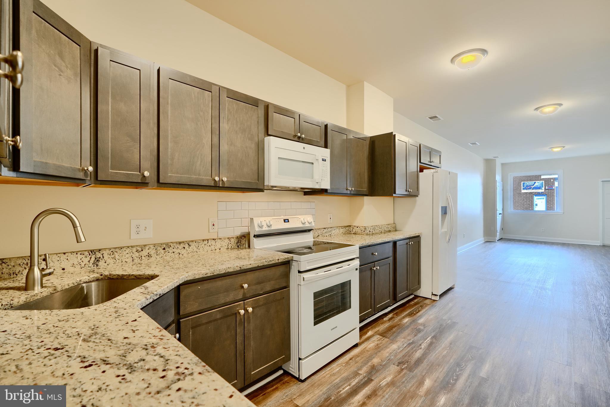 HIGHLANDTOWN - Residential