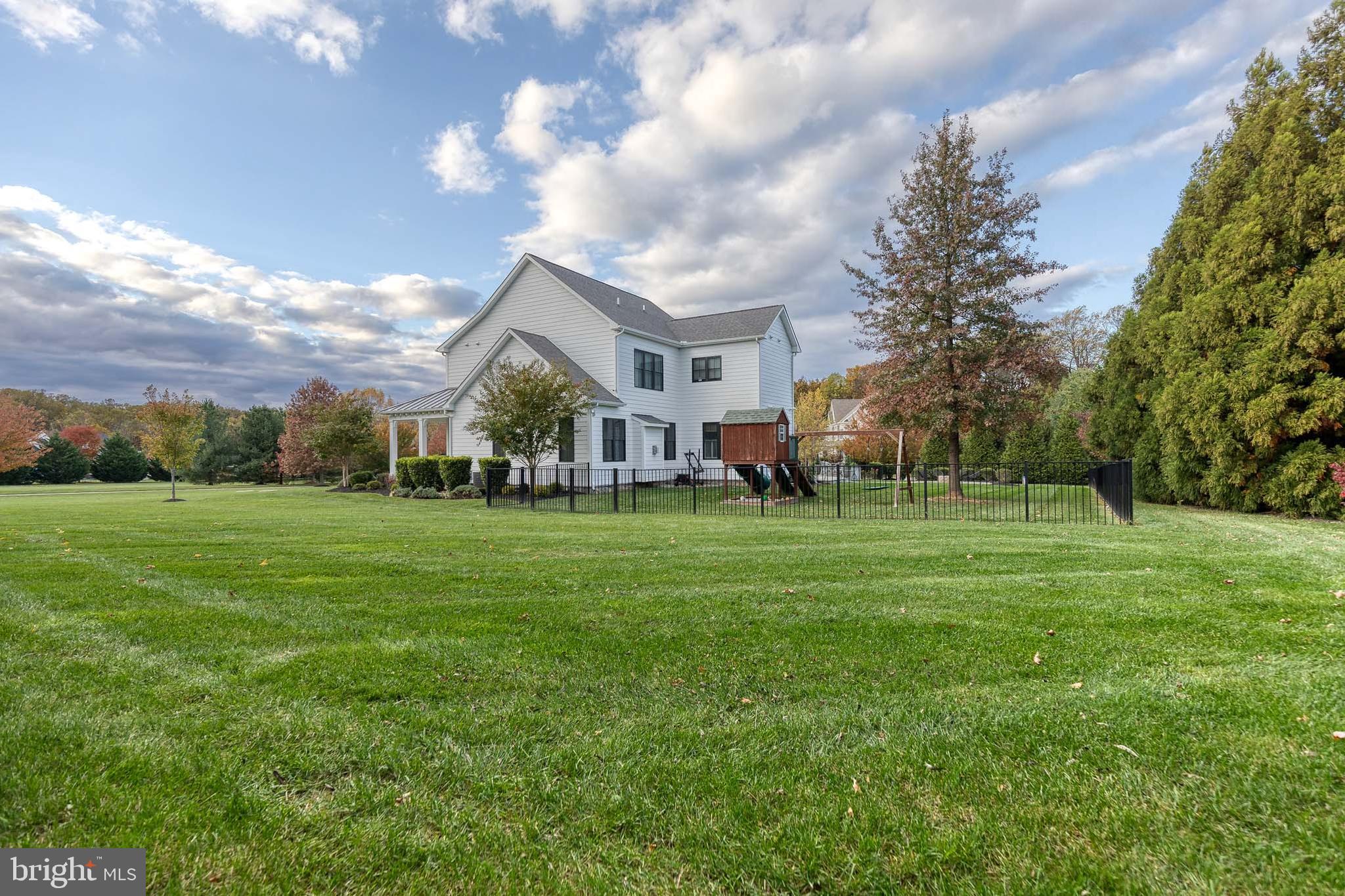 BRIAR KNOLL - Residential