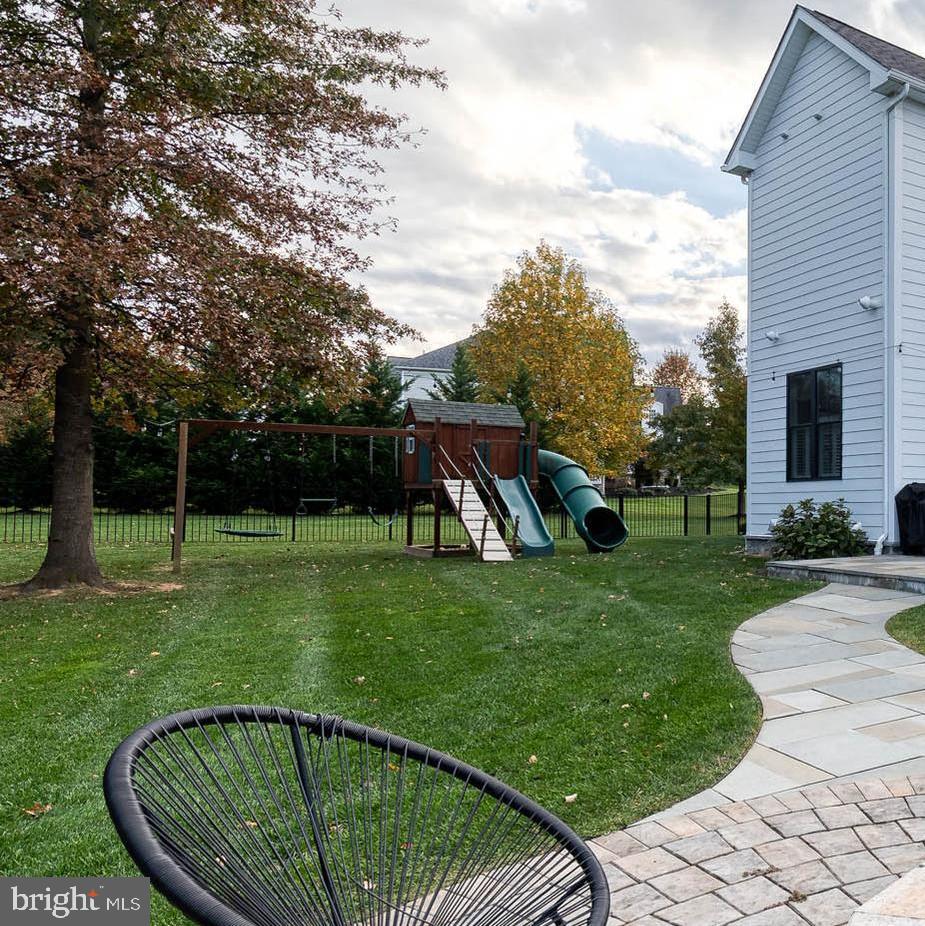 BRIAR KNOLL - Residential