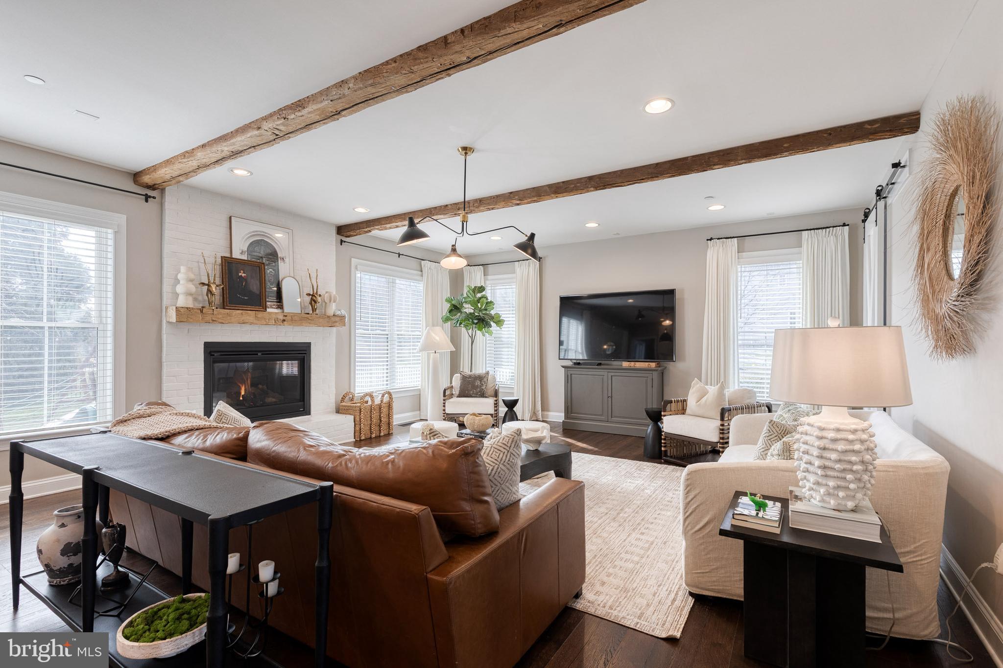 BRIAR KNOLL - Residential