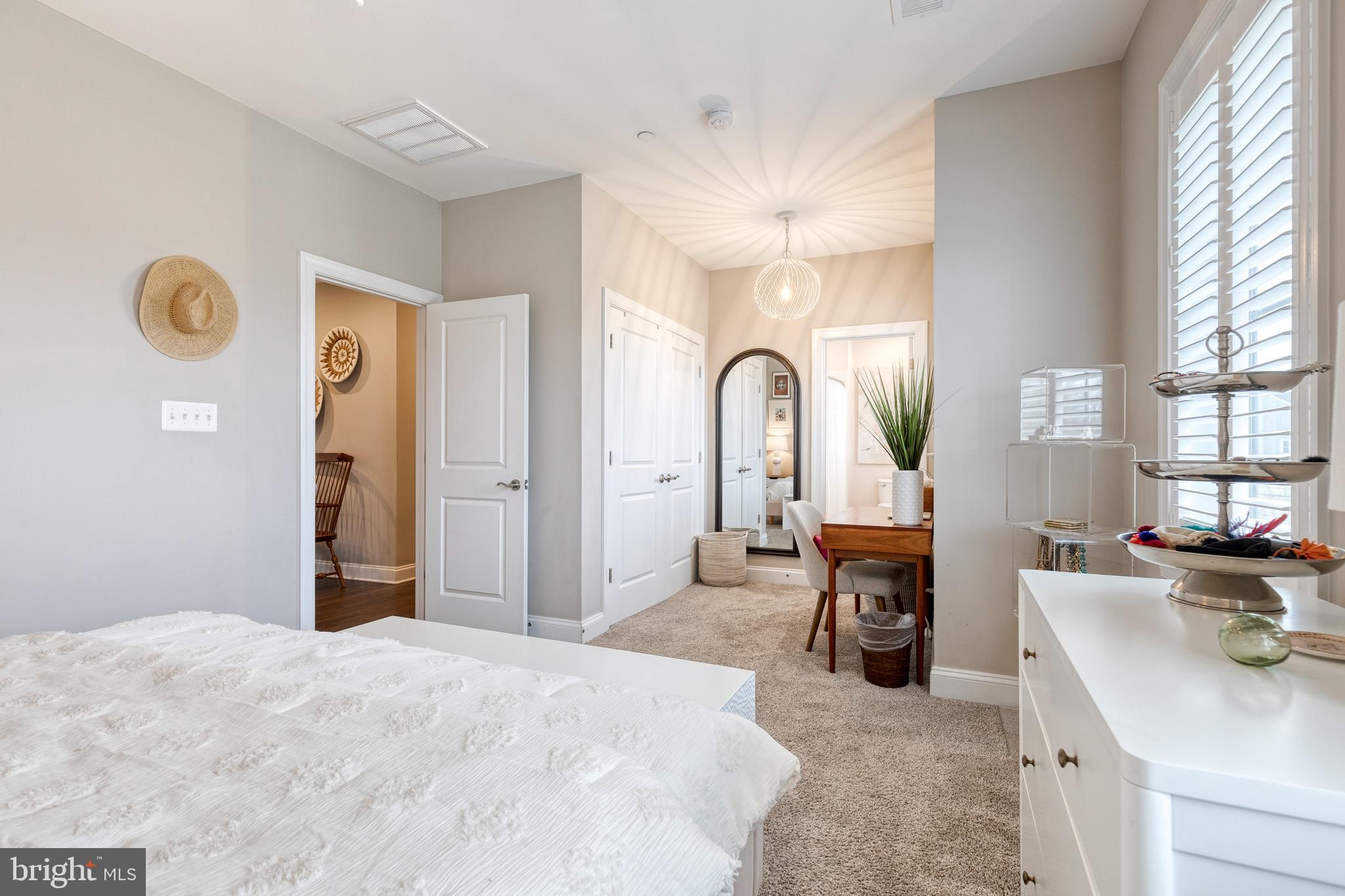 BRIAR KNOLL - Residential