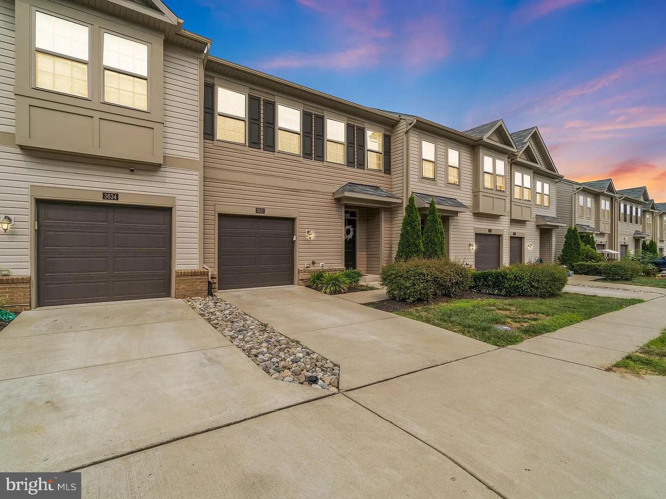 Spacious 4-Bedroom Townhouse for Rent in Prime Woodbridge Location!
Welcome to this beautifully maintained 3-level townhome offering 4 bedrooms, 3.5 bathrooms, and over 2,000 square feet of comfortable living space—complete with a 1-car garage! Perfectly located just minutes from Potomac Town Center, this home combines modern upgrades with unbeatable convenience.
Enjoy easy access to vibrant shopping, dining, and entertainment at Potomac Town Center, Potomac Mills Mall, IKEA, and Costco. Commuters will love the proximity to I-95, local bus stations, and Quantico Marine Base. Plus, top-rated healthcare, grocery stores, and daily essentials are just around the corner.
Inside, you’ll find stylish luxury vinyl plank flooring on the main level, an open-concept living and dining area, and a modern kitchen featuring granite countertops, stainless appliances, and a walkout to a private deck overlooking serene wooded views—perfect for morning coffee or quiet evenings.
Upstairs, the primary suite boasts a walk-in closet and luxury ensuite bath with dual vanities and a separate shower. The upper-level laundry room (washer/dryer included!) adds everyday convenience.
The walk-out lower level includes a spacious rec room, full bathroom, and a 4th bedroom with wooded views—ideal for guests, a home office, or flexible living.
Additional highlights:
Bright and airy layout with plenty of natural light
Ample storage throughout
Peaceful, private setting backing to trees
📍 Don’t miss this rare rental opportunity—schedule your tour today and enjoy comfort, style, and convenience in the heart of Woodbridge!