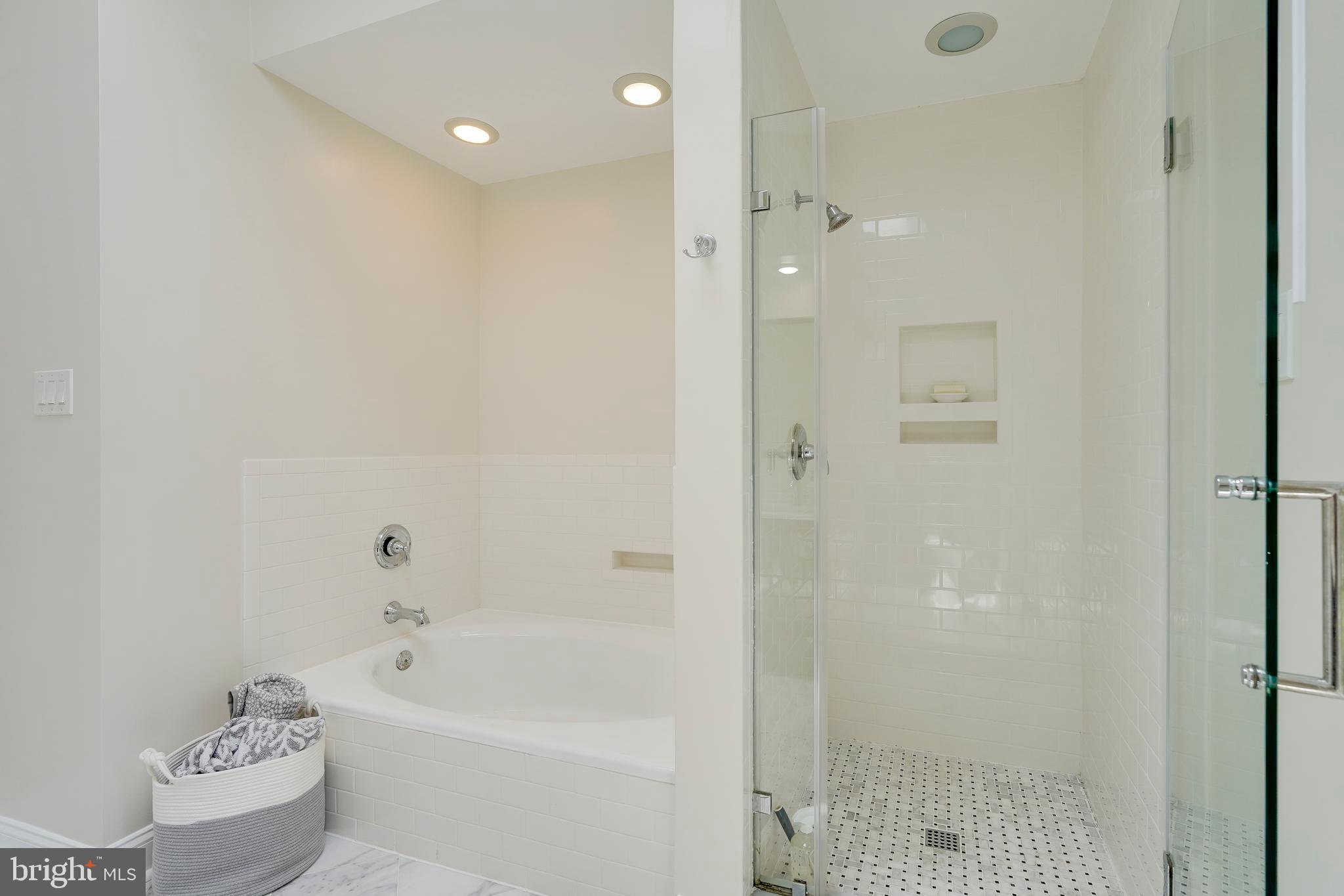 STONEGATE - Residential