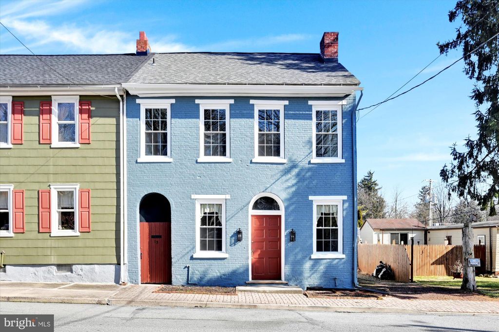 Photo of 15 S NEW HAVEN ST, MARIETTA, PA 17547 (MLS # PALA2029898)