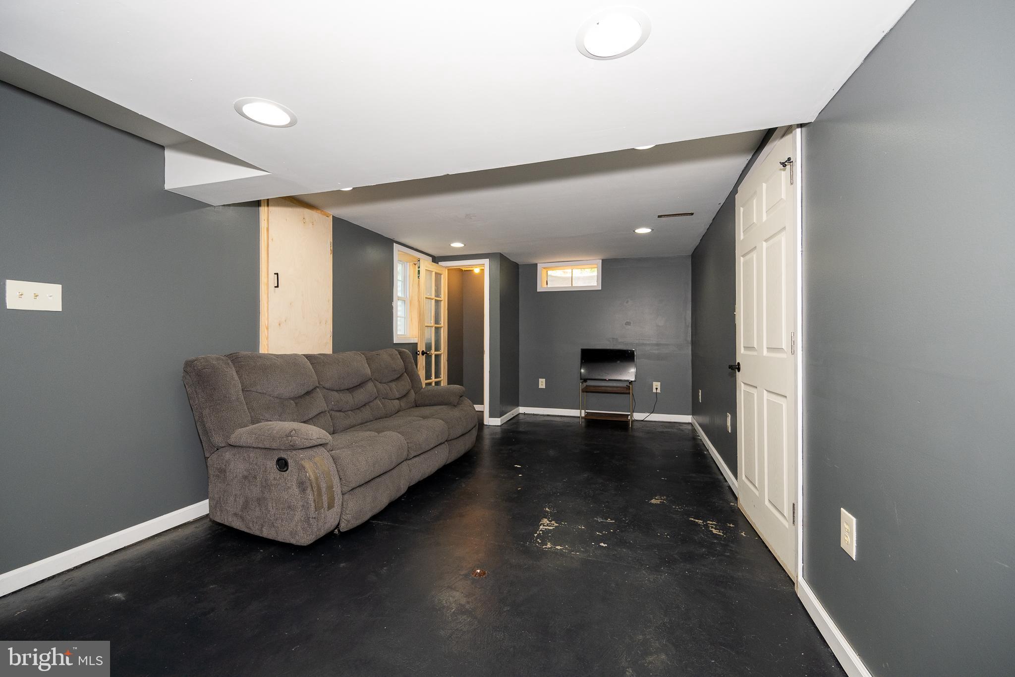 ELKTON - Residential