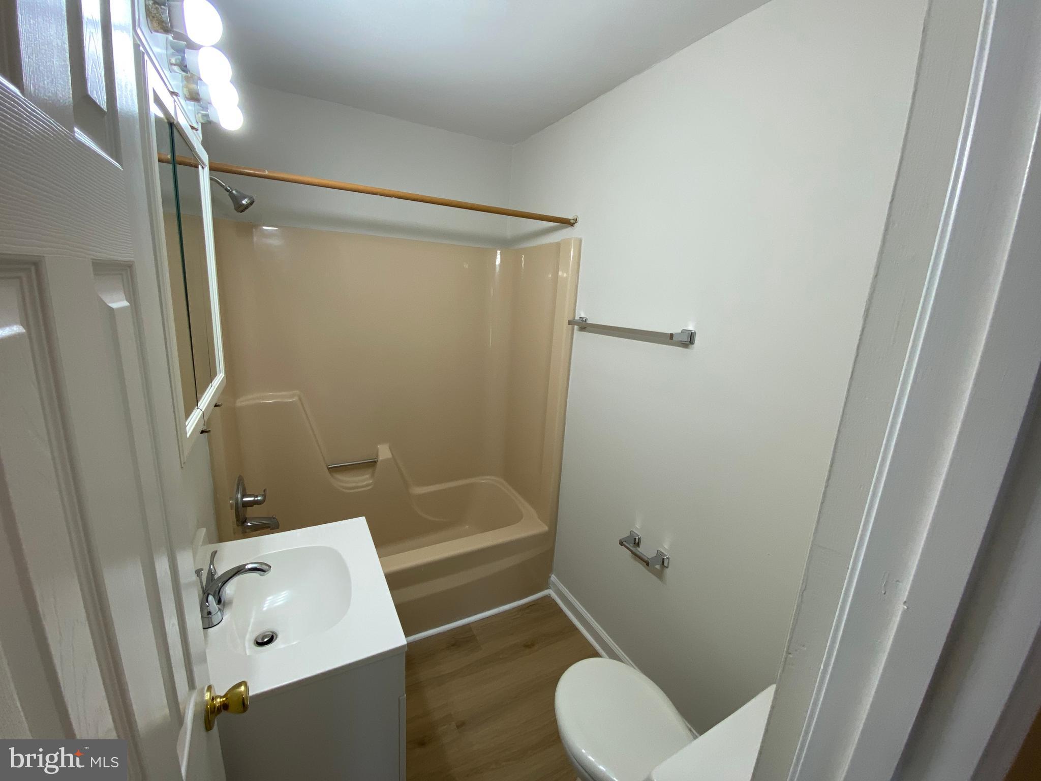 CENTRAL PARK TOWNHOMES - Residential Lease