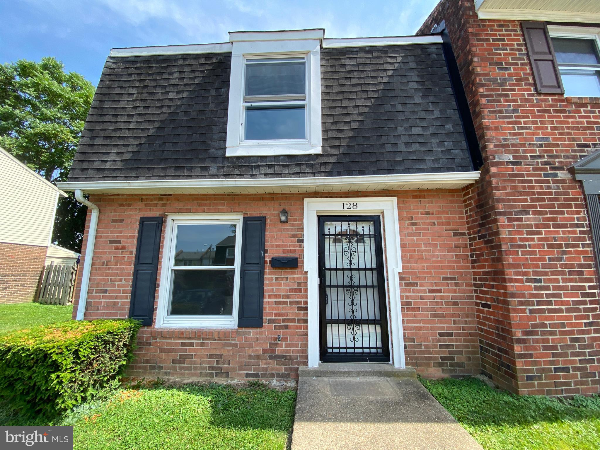 CENTRAL PARK TOWNHOMES - Residential Lease