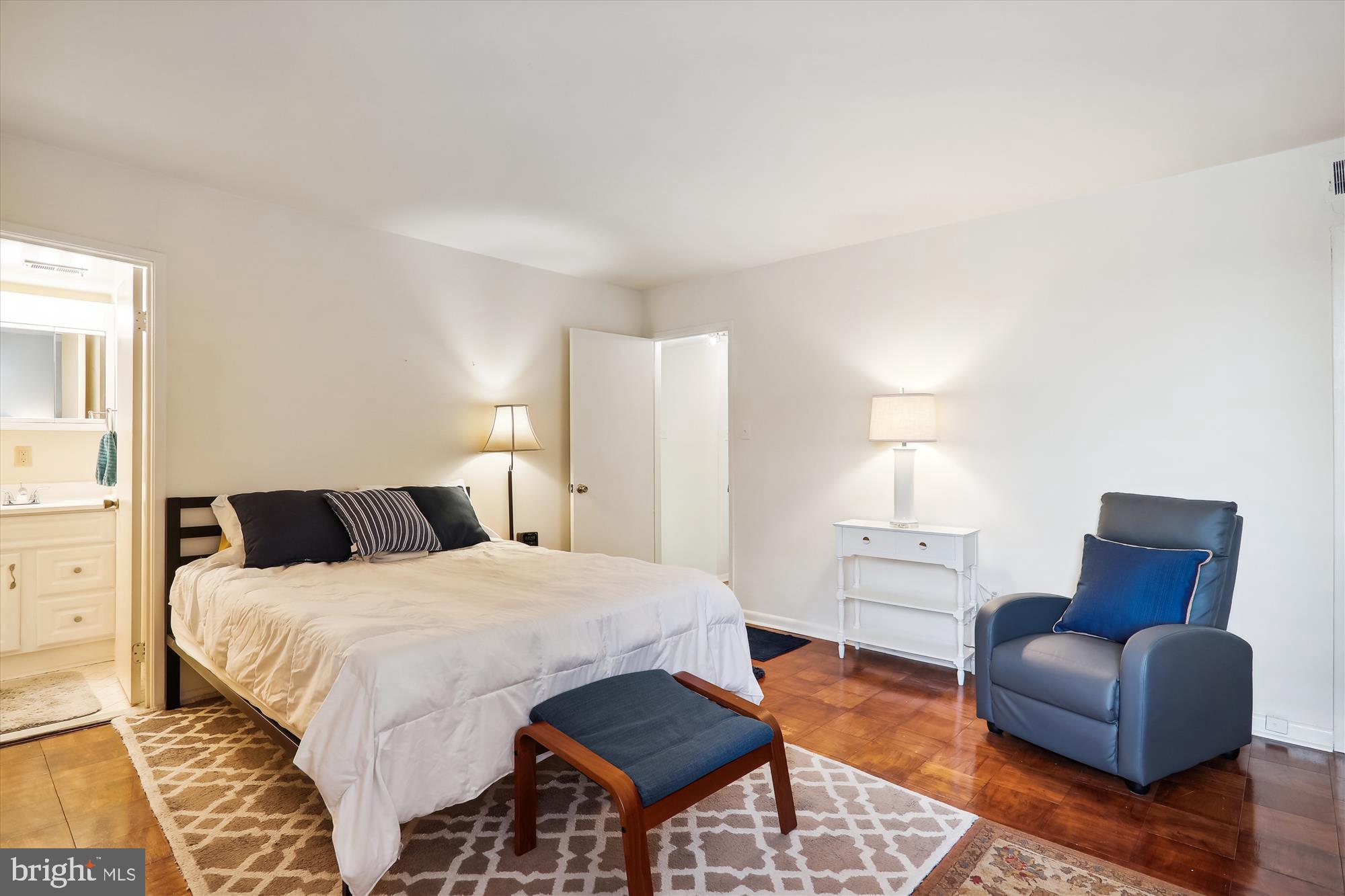 AMERICANA FINMARK - Residential