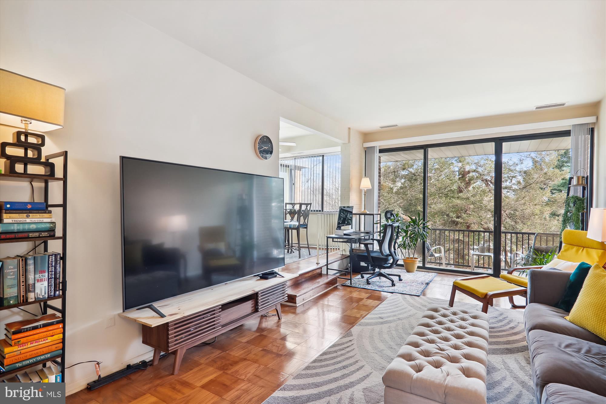 AMERICANA FINMARK - Residential