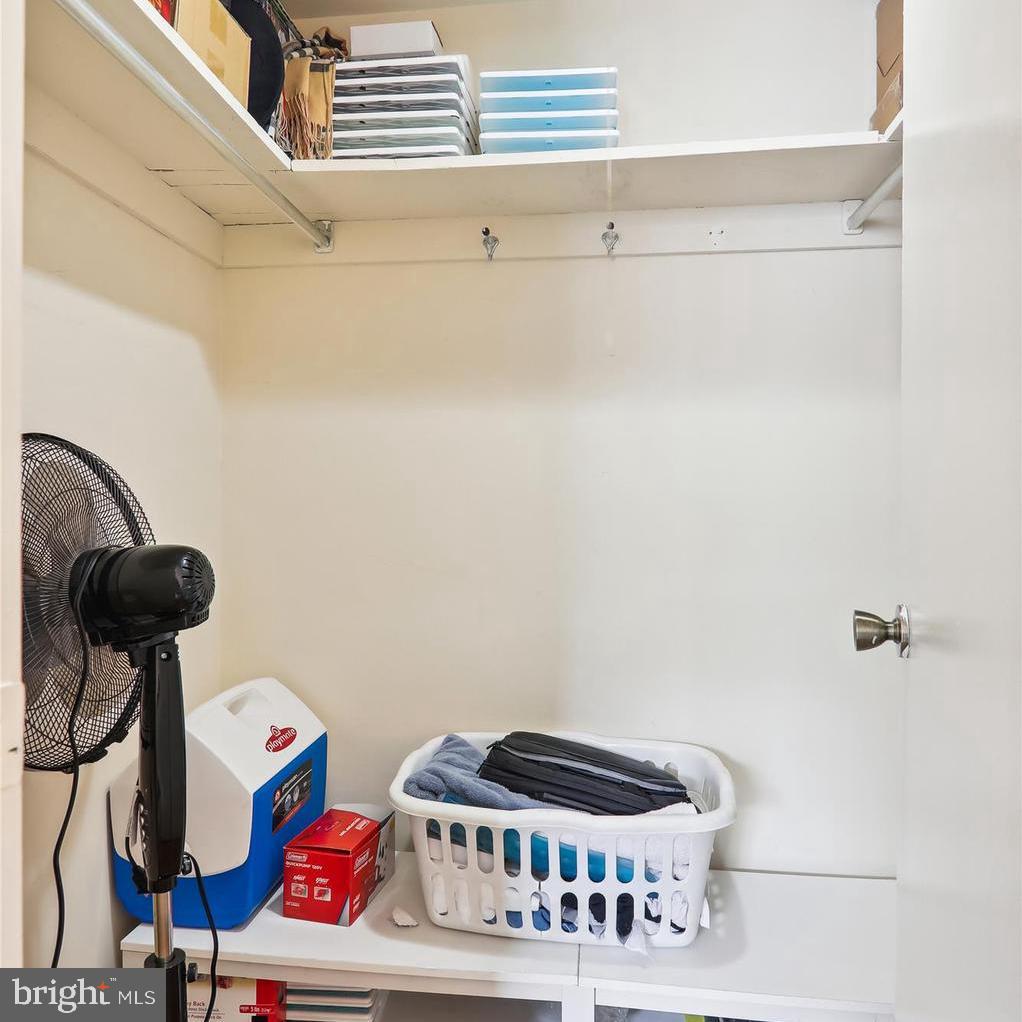 AMERICANA FINMARK - Residential