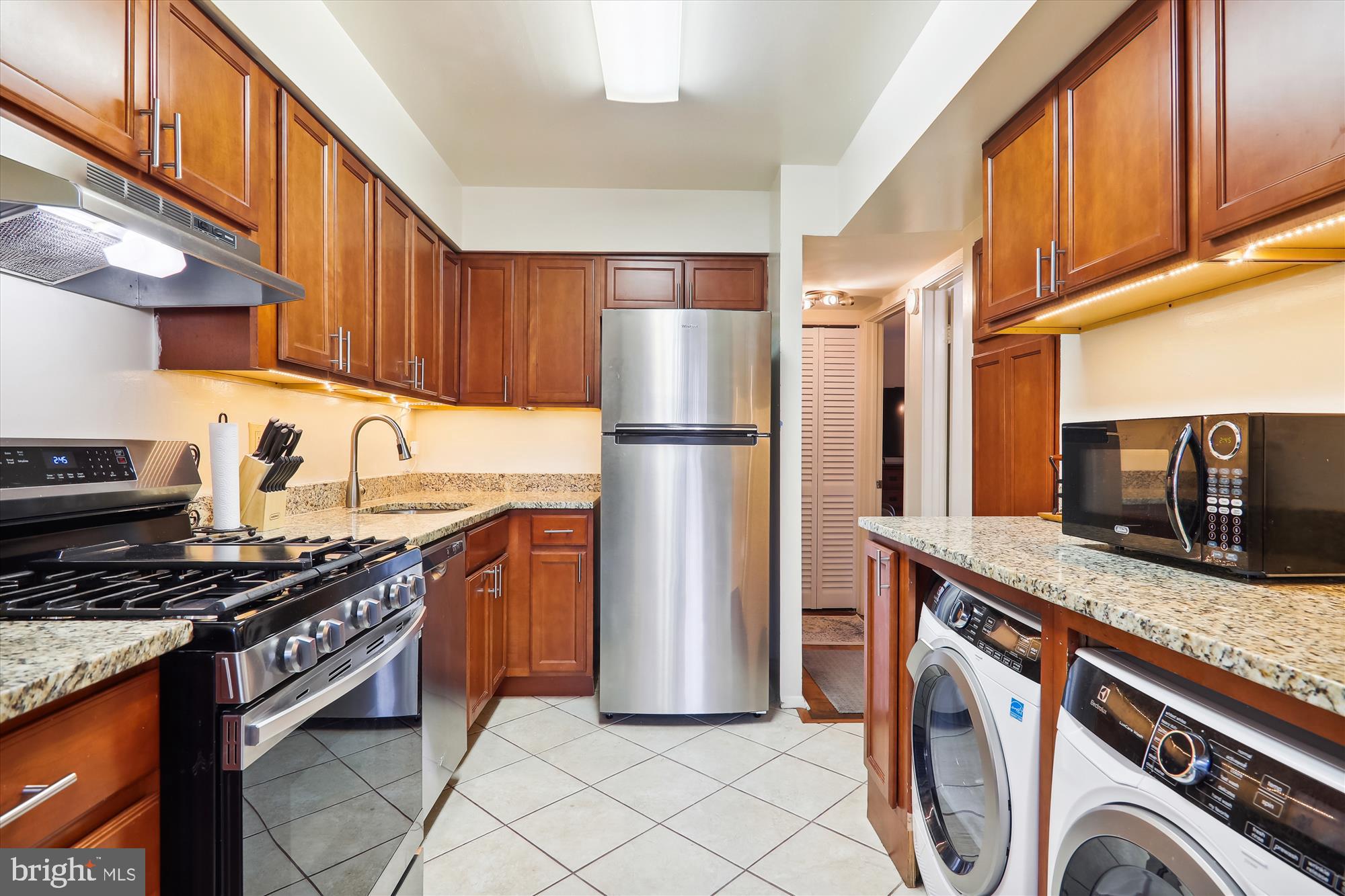 AMERICANA FINMARK - Residential