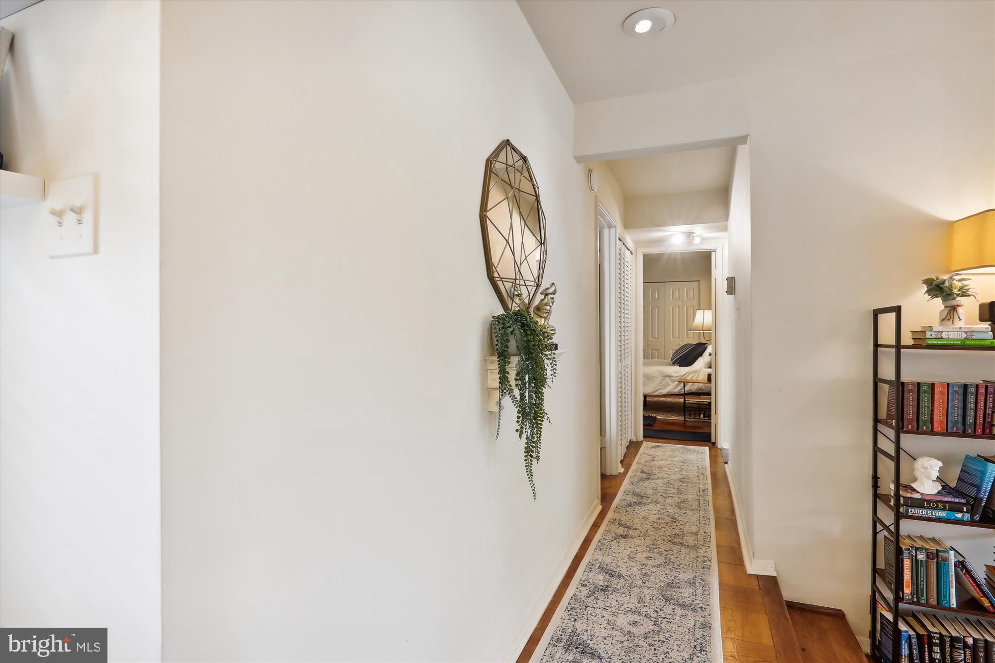 AMERICANA FINMARK - Residential