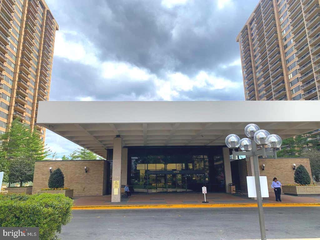 Photo of 3701 S George Mason Drive #2002N, FALLS CHURCH, VA 22041 (MLS # VAFX2331540)