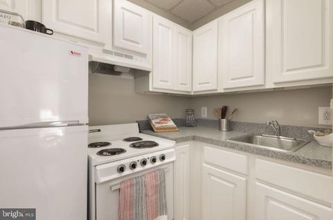Condo For Rent - 201 S 13th Street #307<br/> PHILADELPHIA, PA 19107