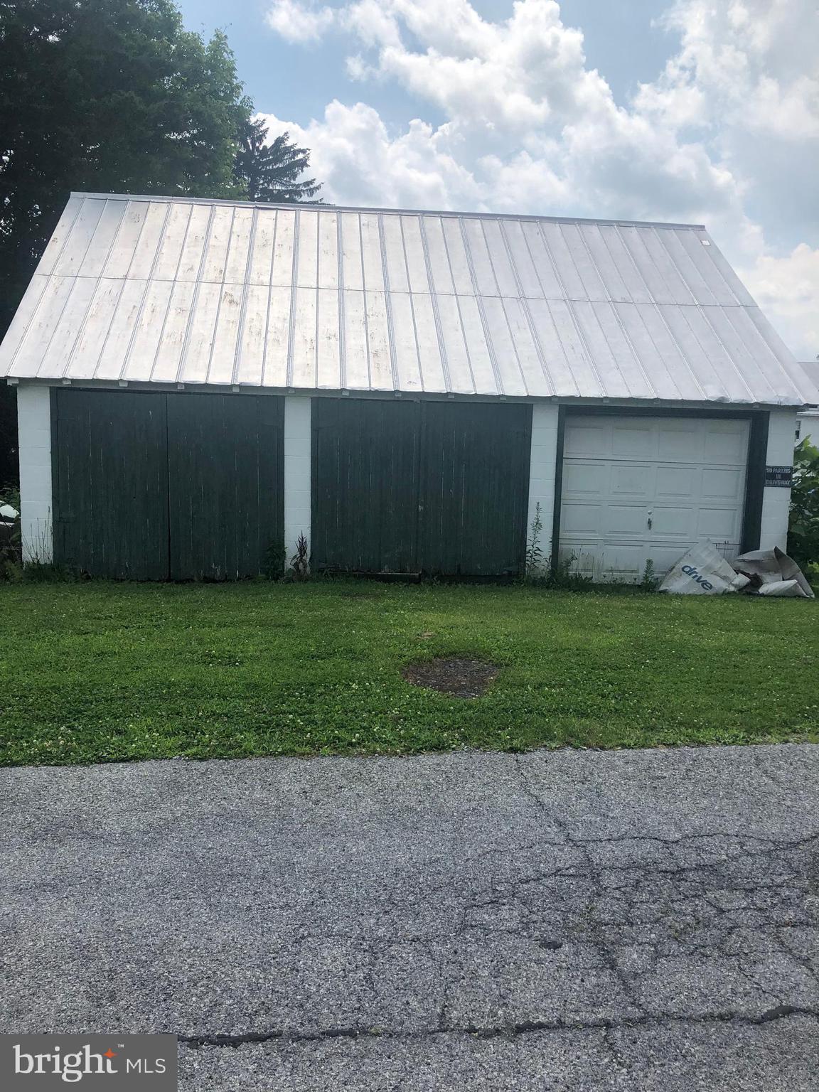 BERNVILLE ESTATES - Residential Income