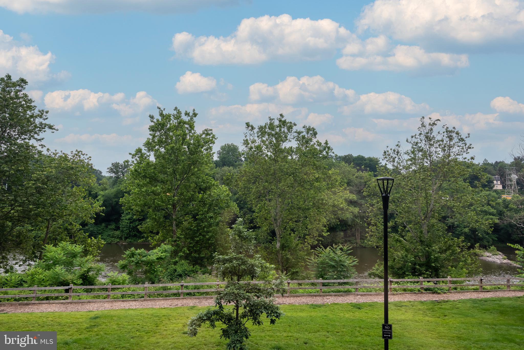 THE LOCKS - Residential
