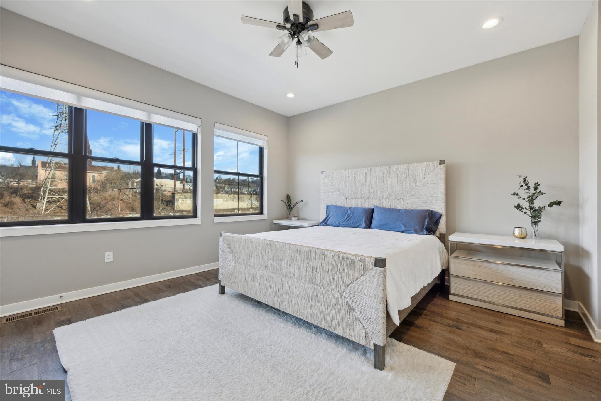 THE LOCKS - Residential