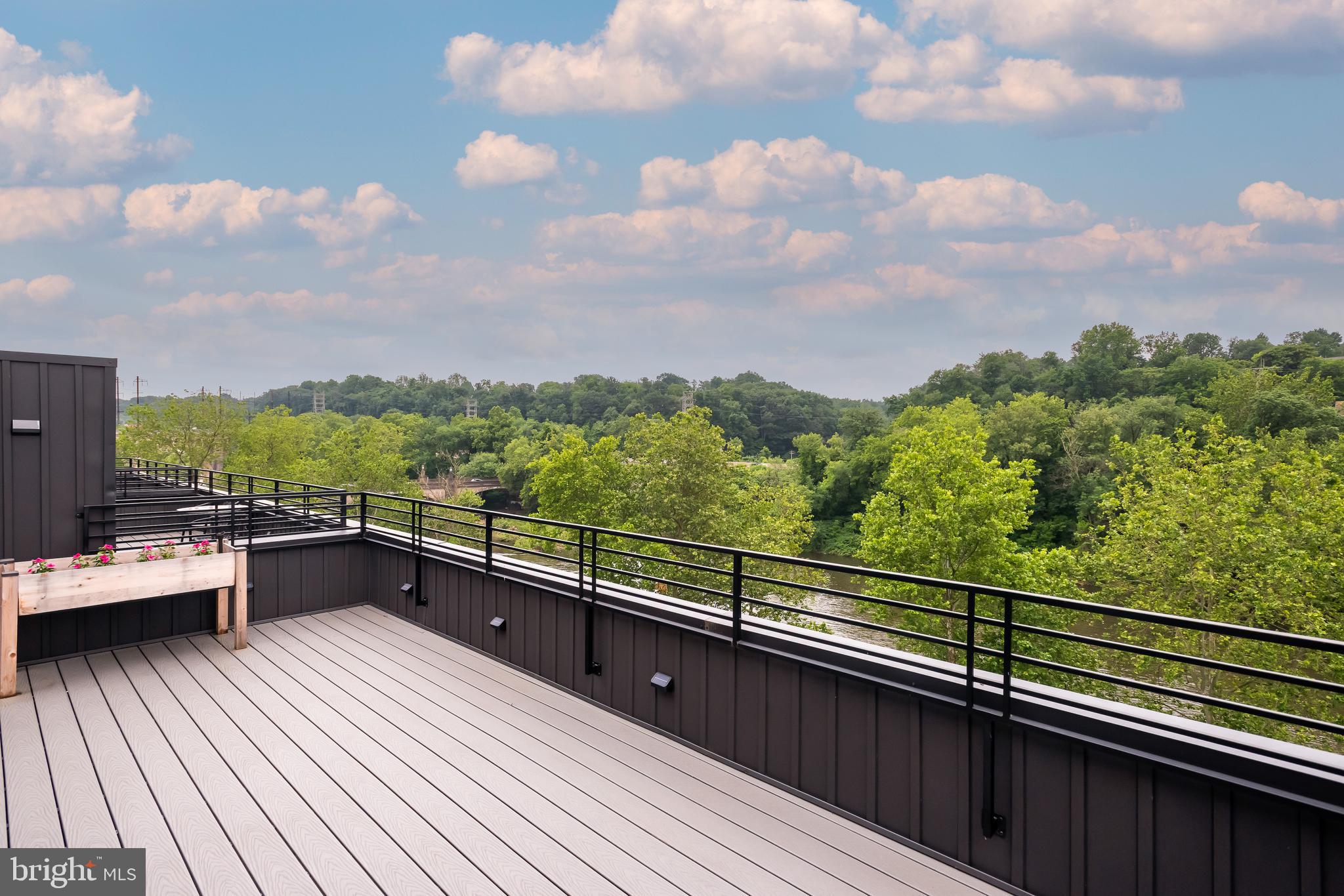 THE LOCKS - Residential