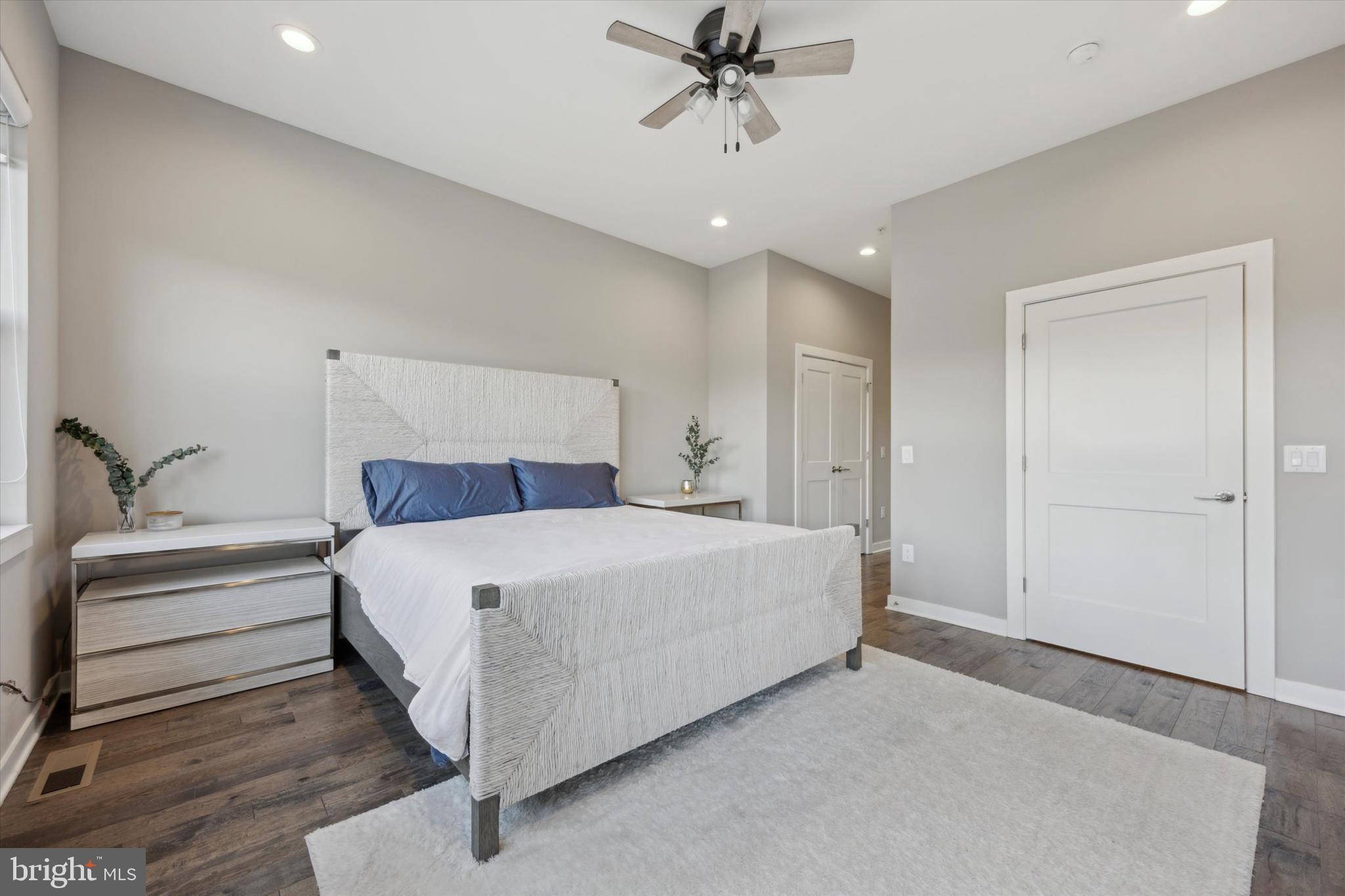 THE LOCKS - Residential