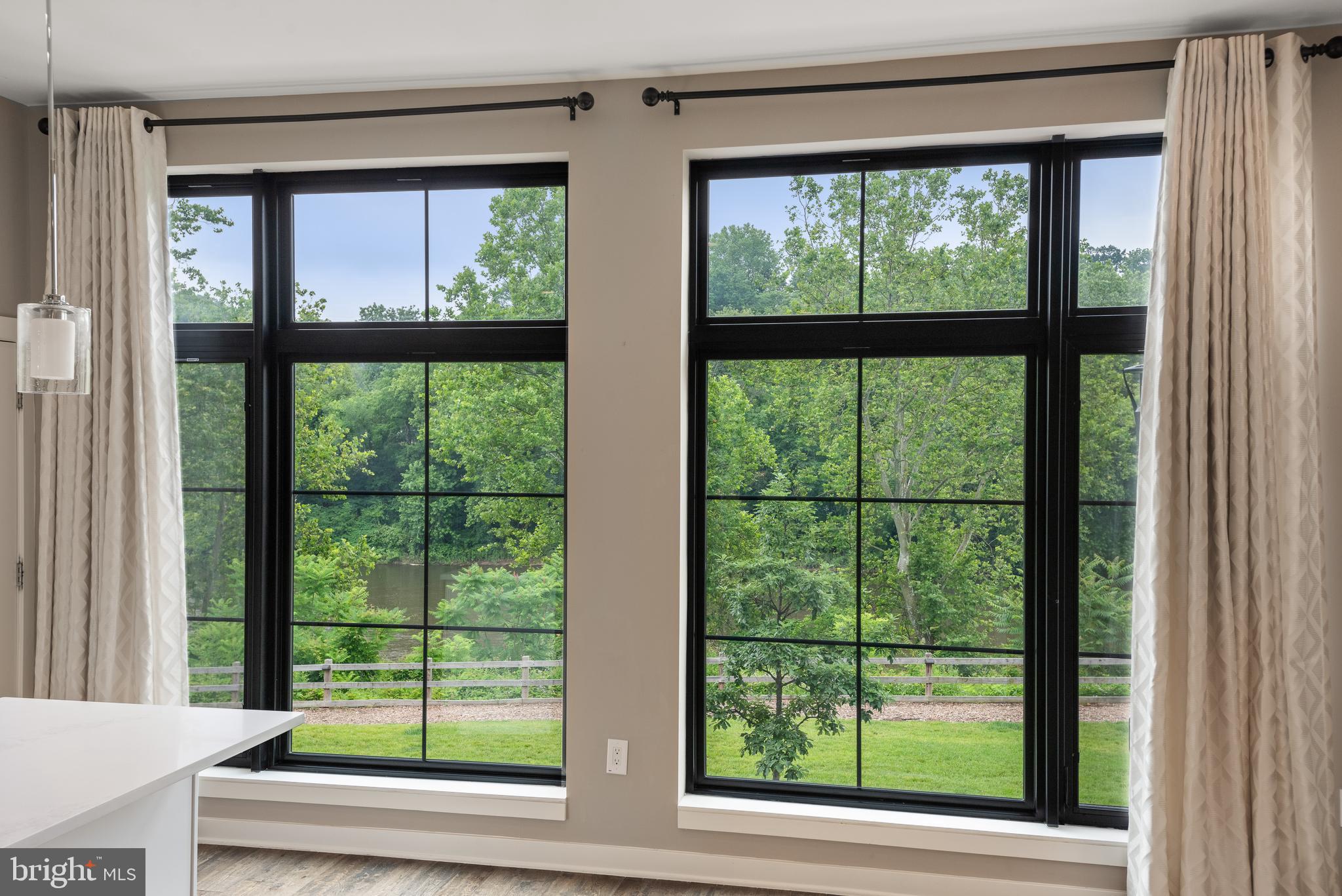 THE LOCKS - Residential