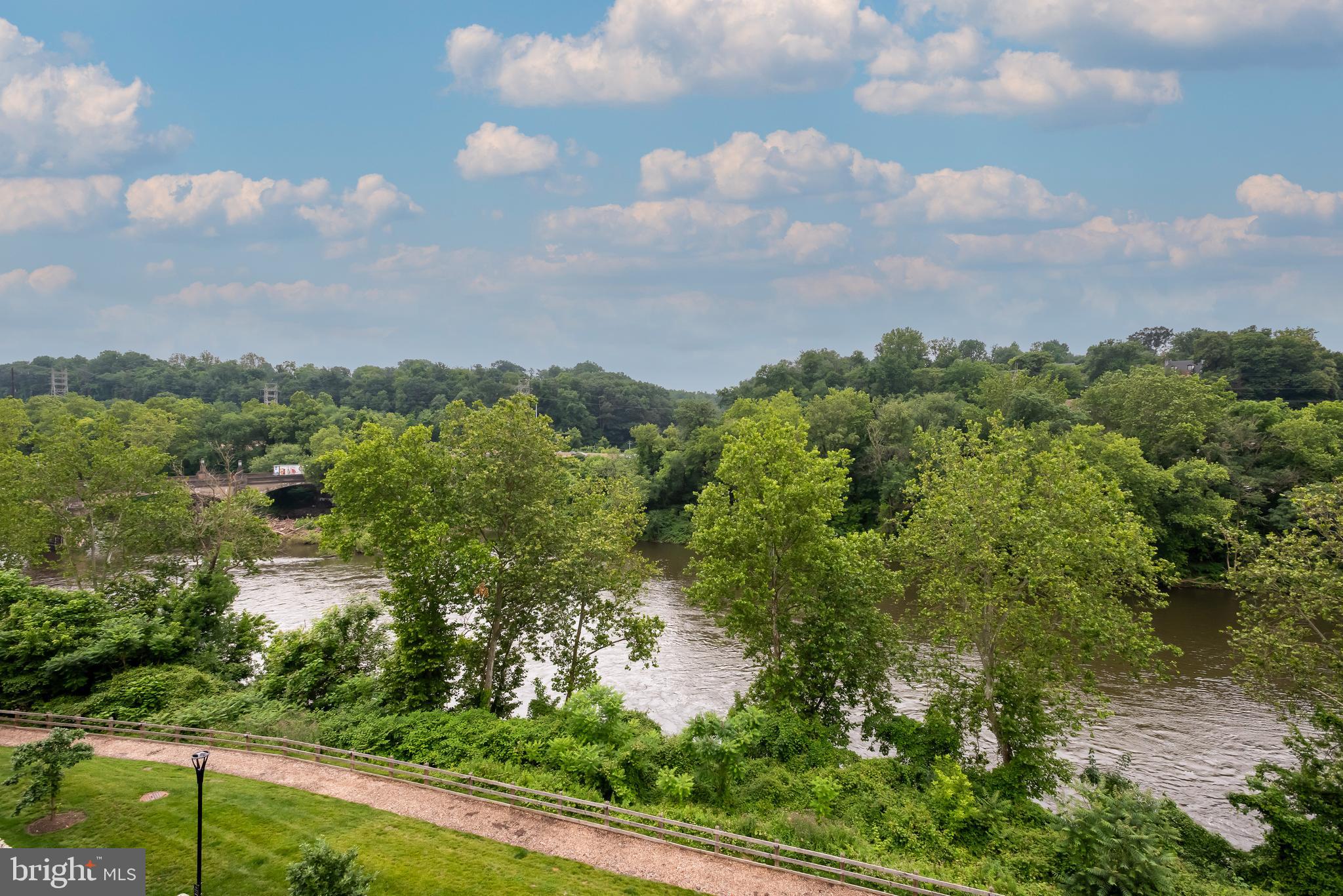 THE LOCKS - Residential