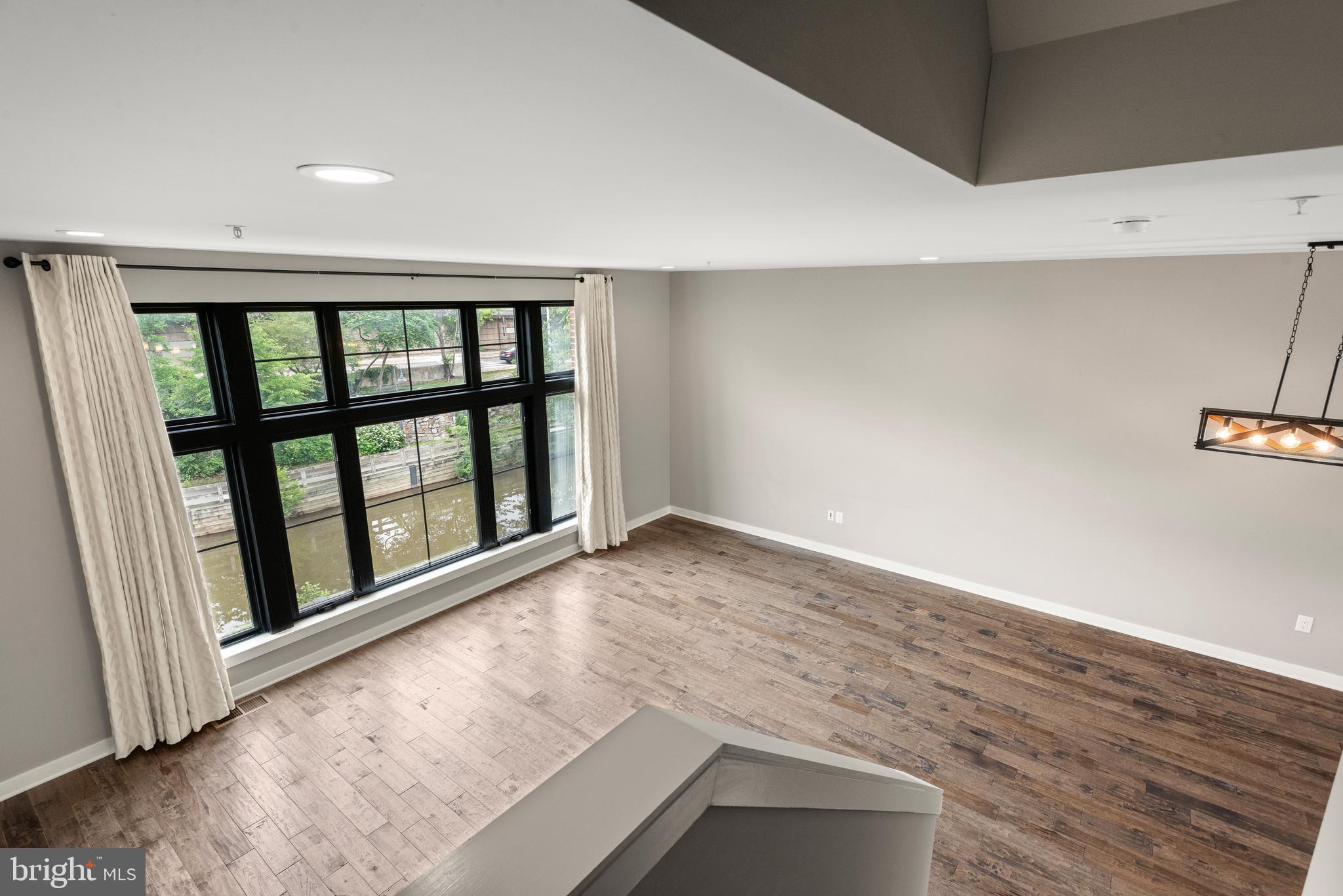 THE LOCKS - Residential