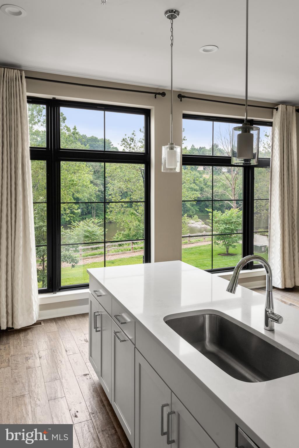 THE LOCKS - Residential