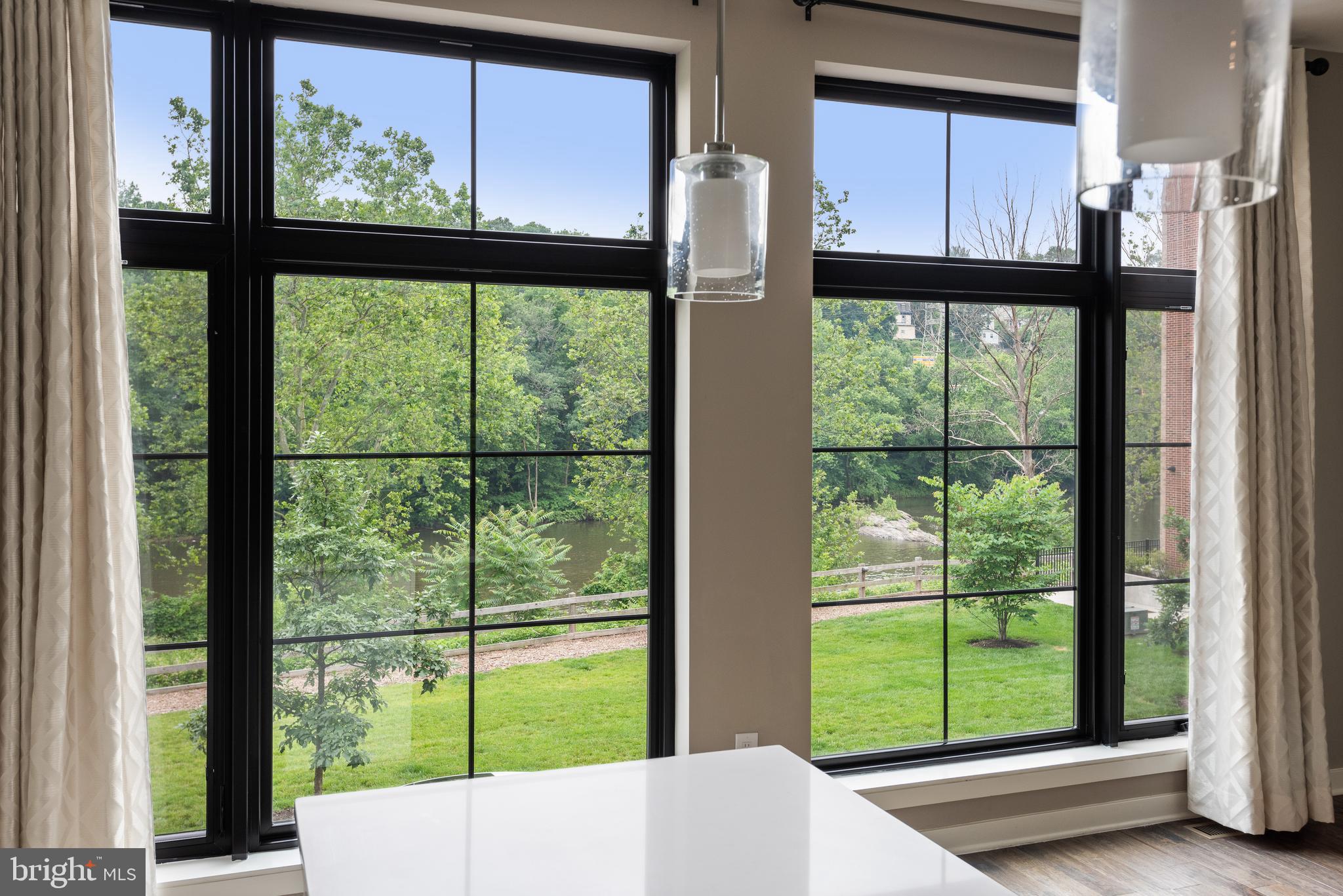 THE LOCKS - Residential