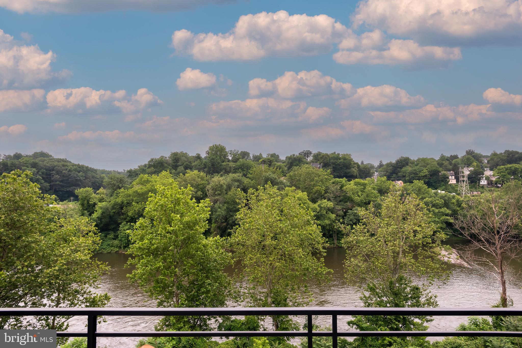 THE LOCKS - Residential