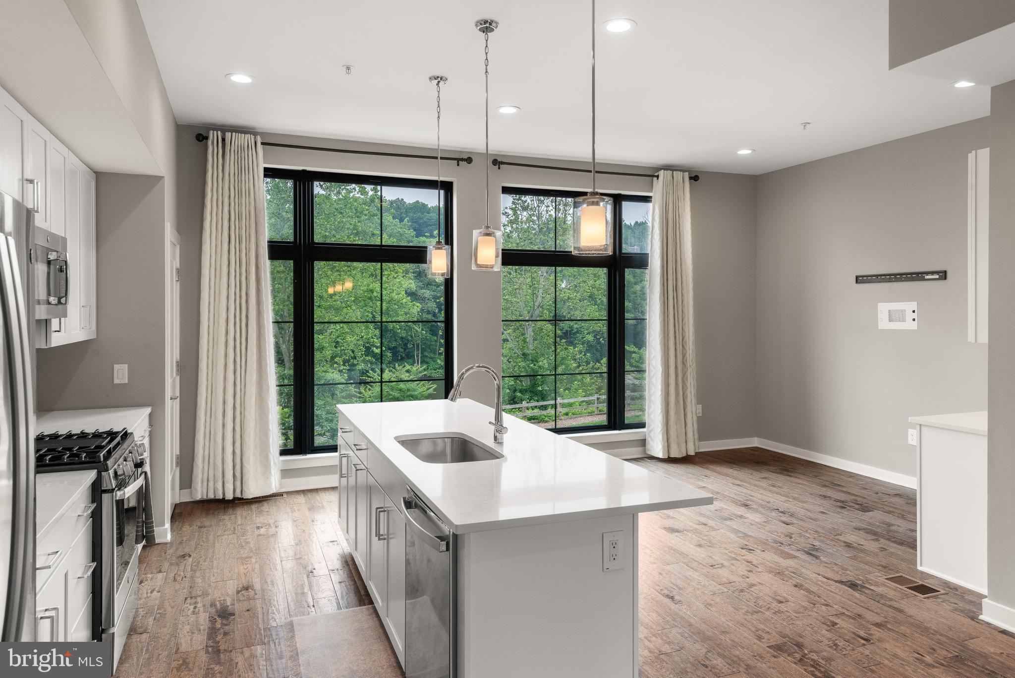 THE LOCKS - Residential